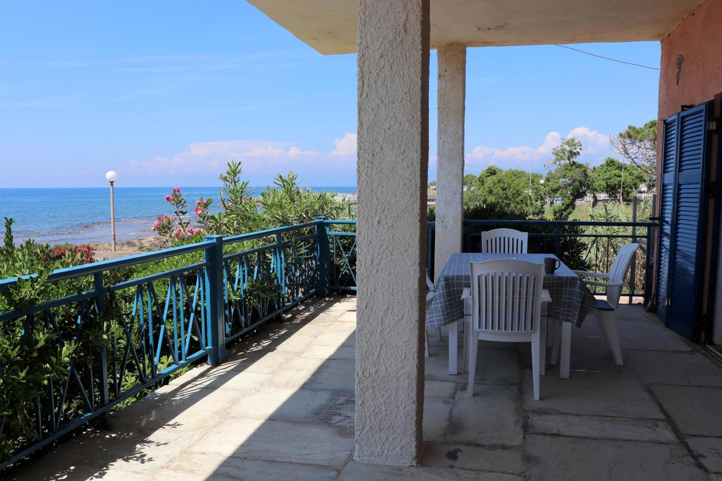MIKIA-AGRILOS view 3