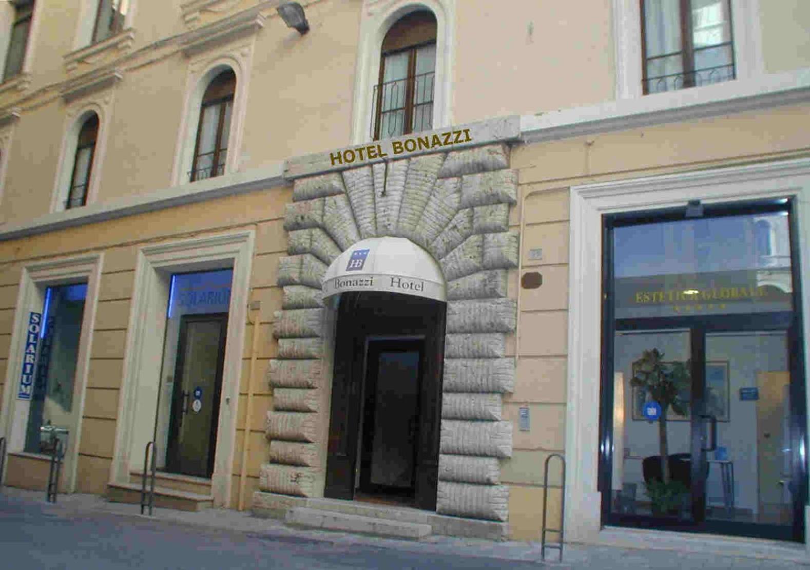 Hotel Bonazzi - Image 1