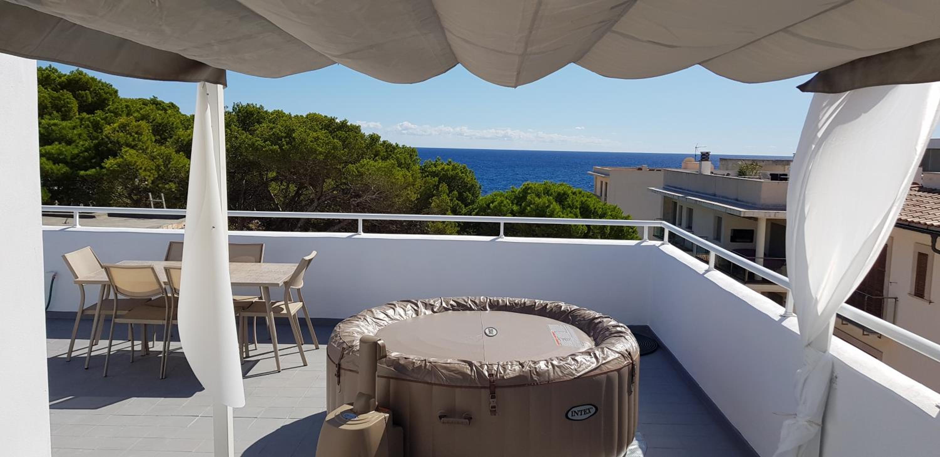 Cala Ratjada Vacations - Sonne  Meerblick aus 40 Grad heiem Whirlpool genieen - Zentral am Hafen und dennoch ruhig - Property Image 1