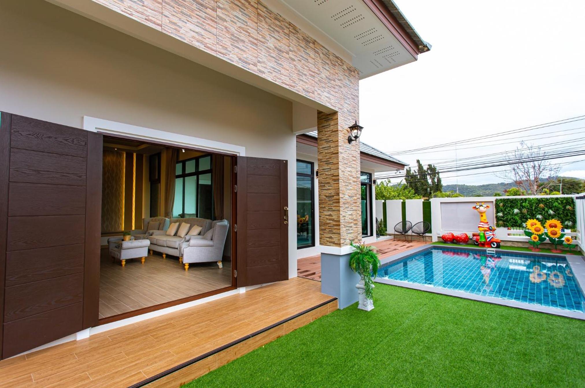 Uzeason Poolvilla Sattahip view 4