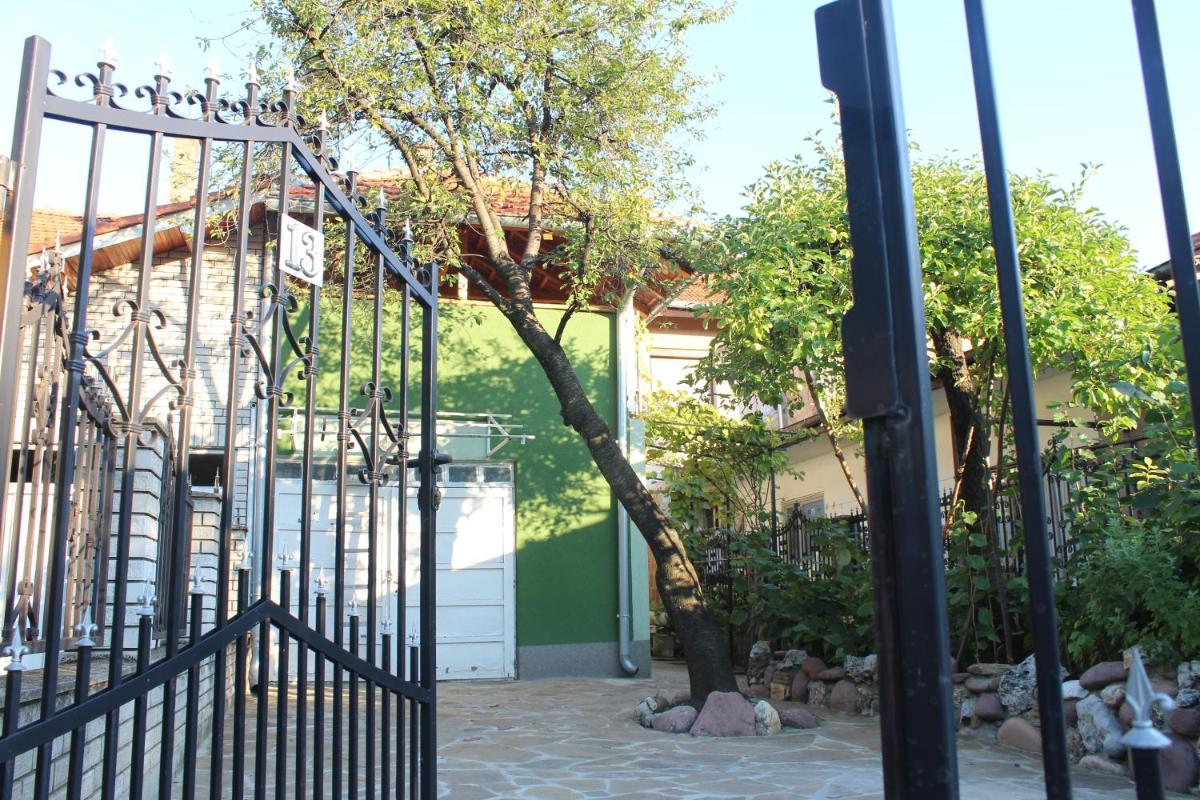 Photo 11