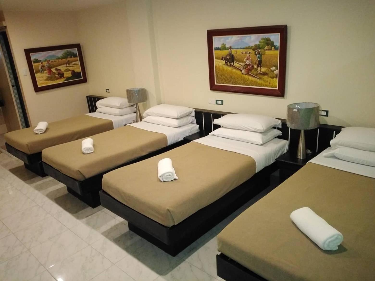 Royale House Hotel Davao powered by Cocotel