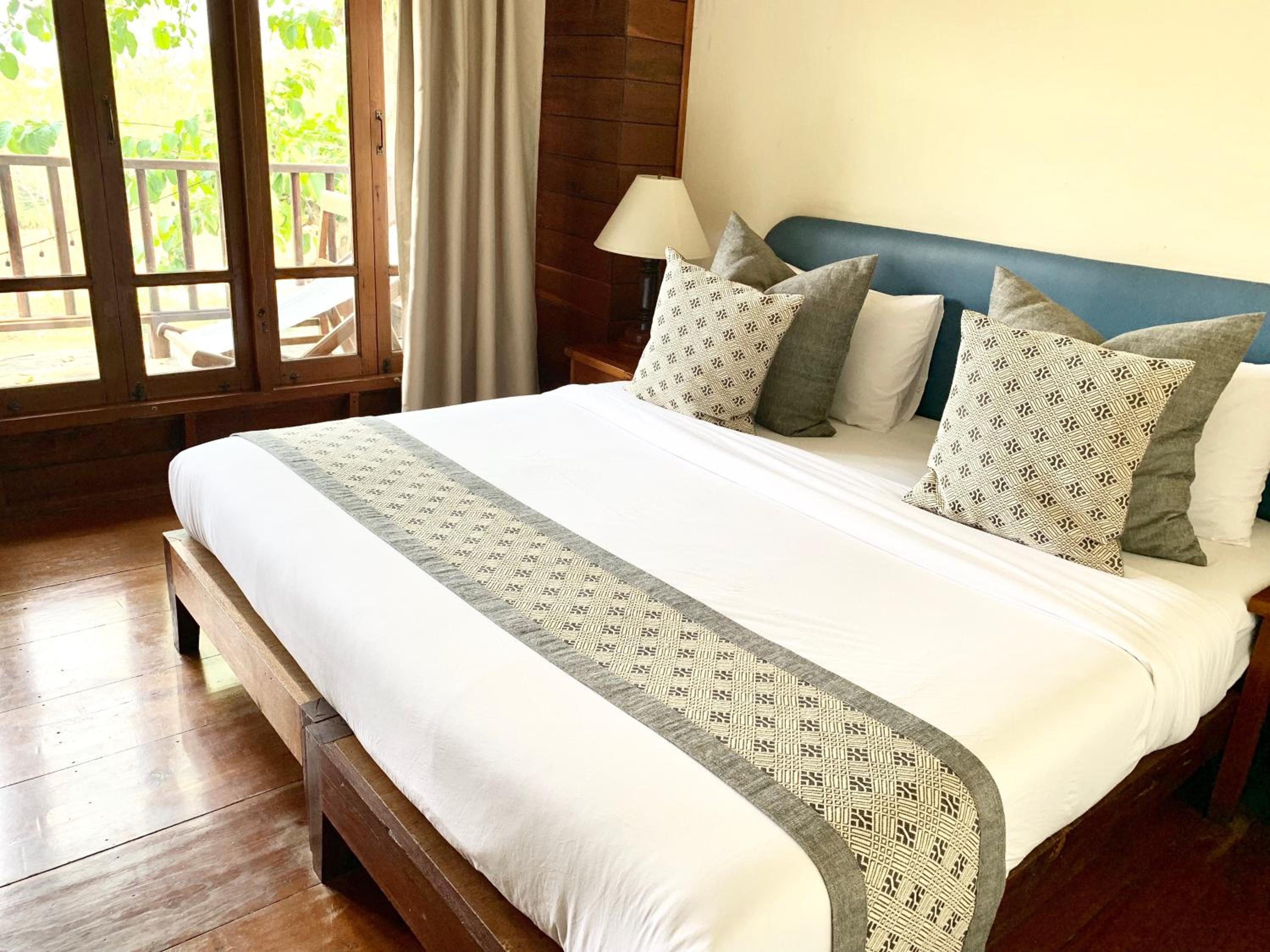 Riverhouse-The Teak House