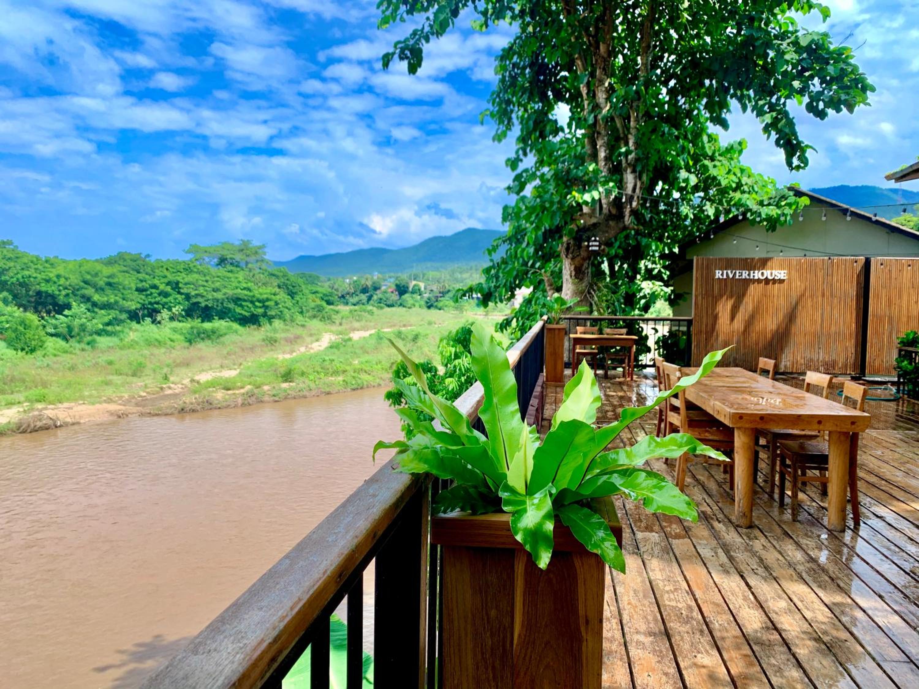 Riverhouse-The Teak House