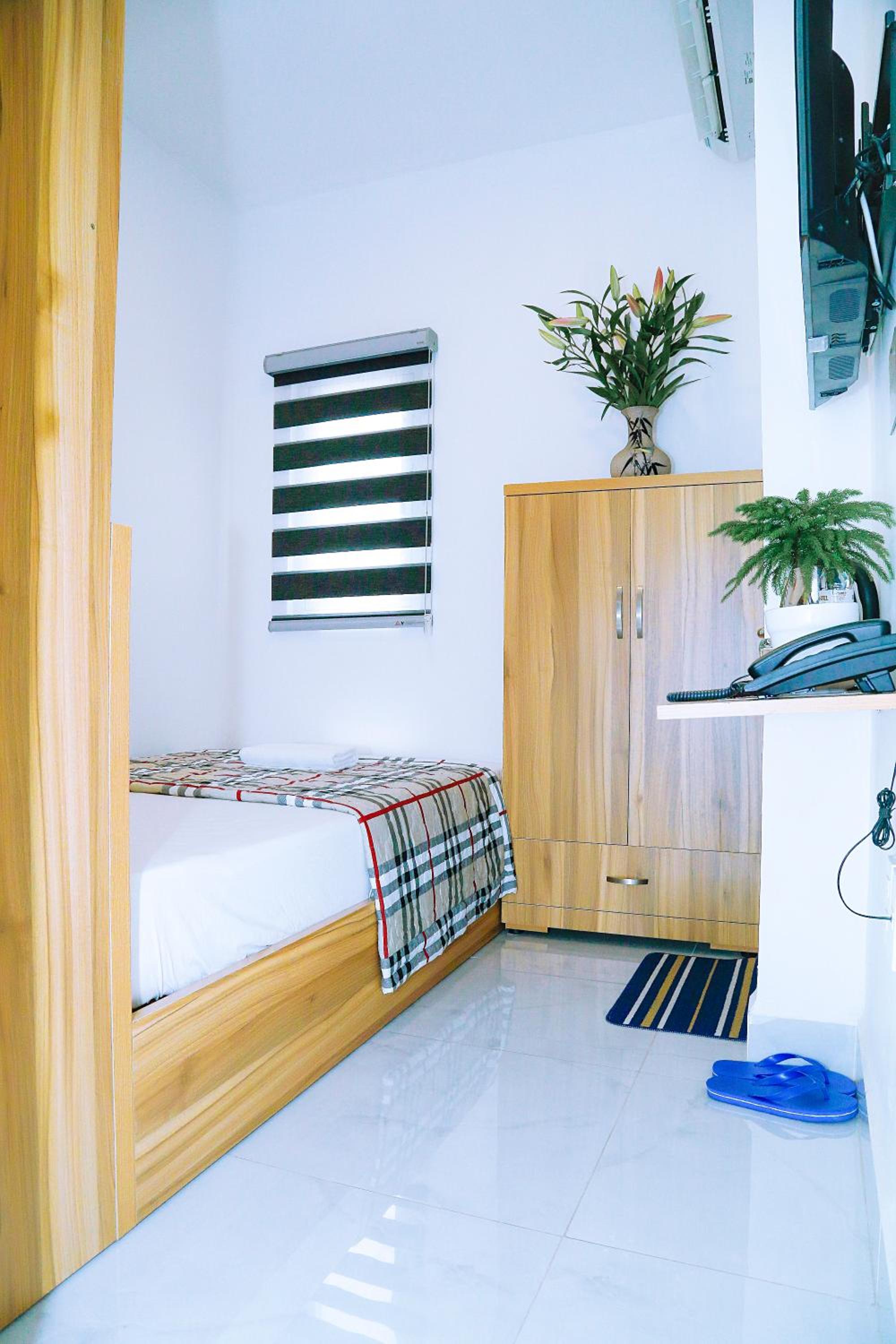 Louis Hotel - Bui Vien Walking Street