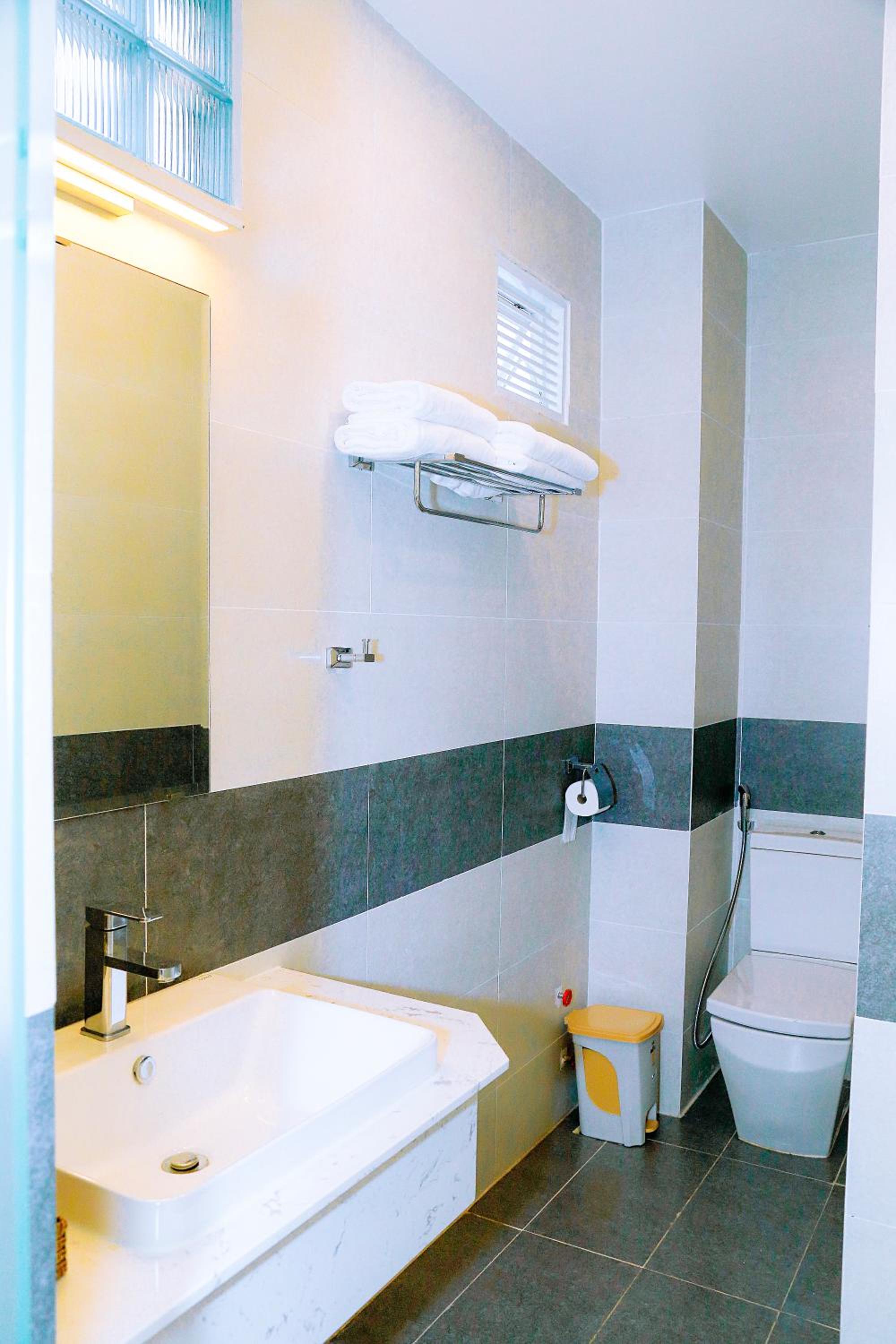 Louis Hotel - Bui Vien Walking Street