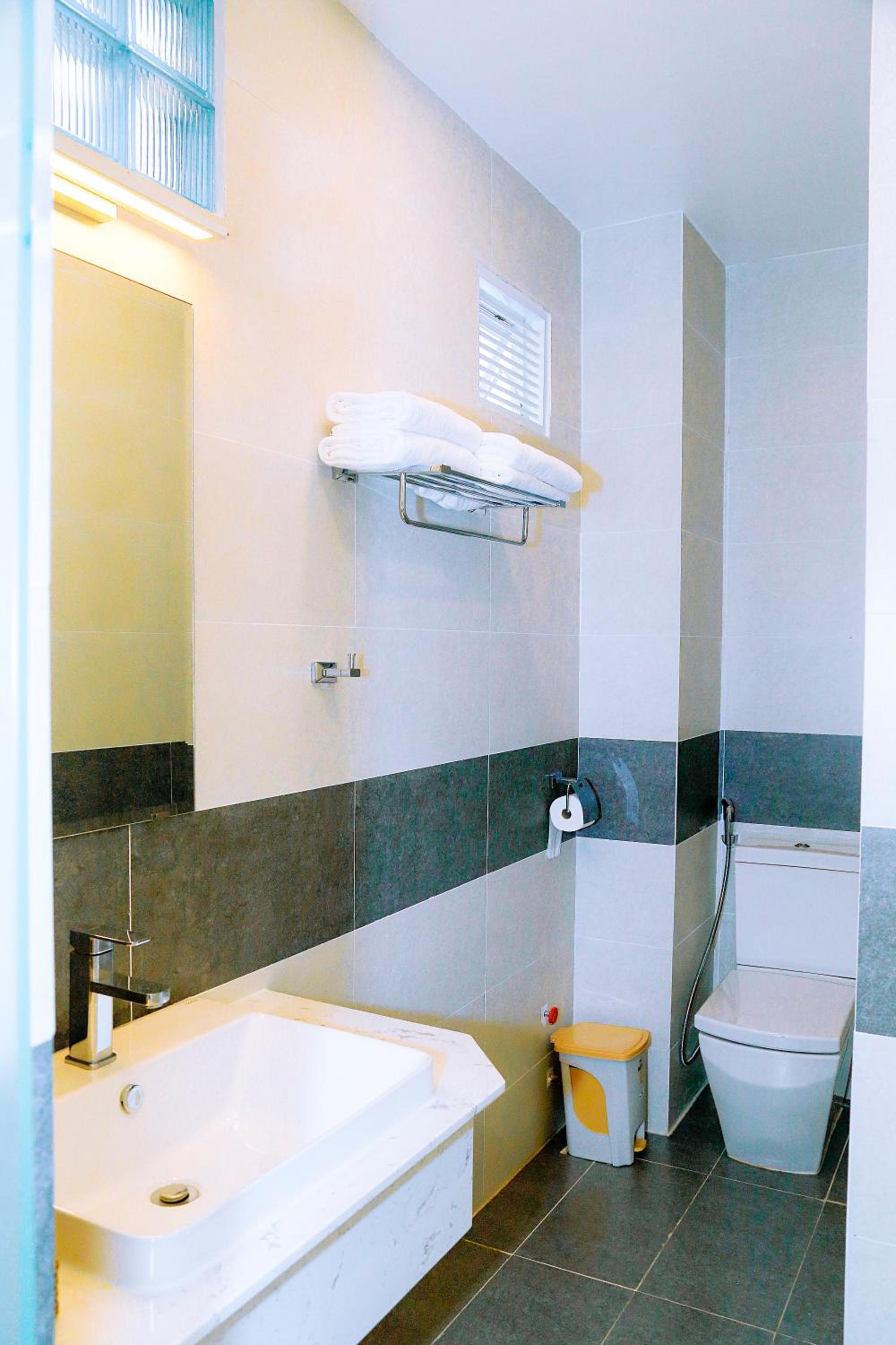 Louis Hotel - Bui Vien Walking Street