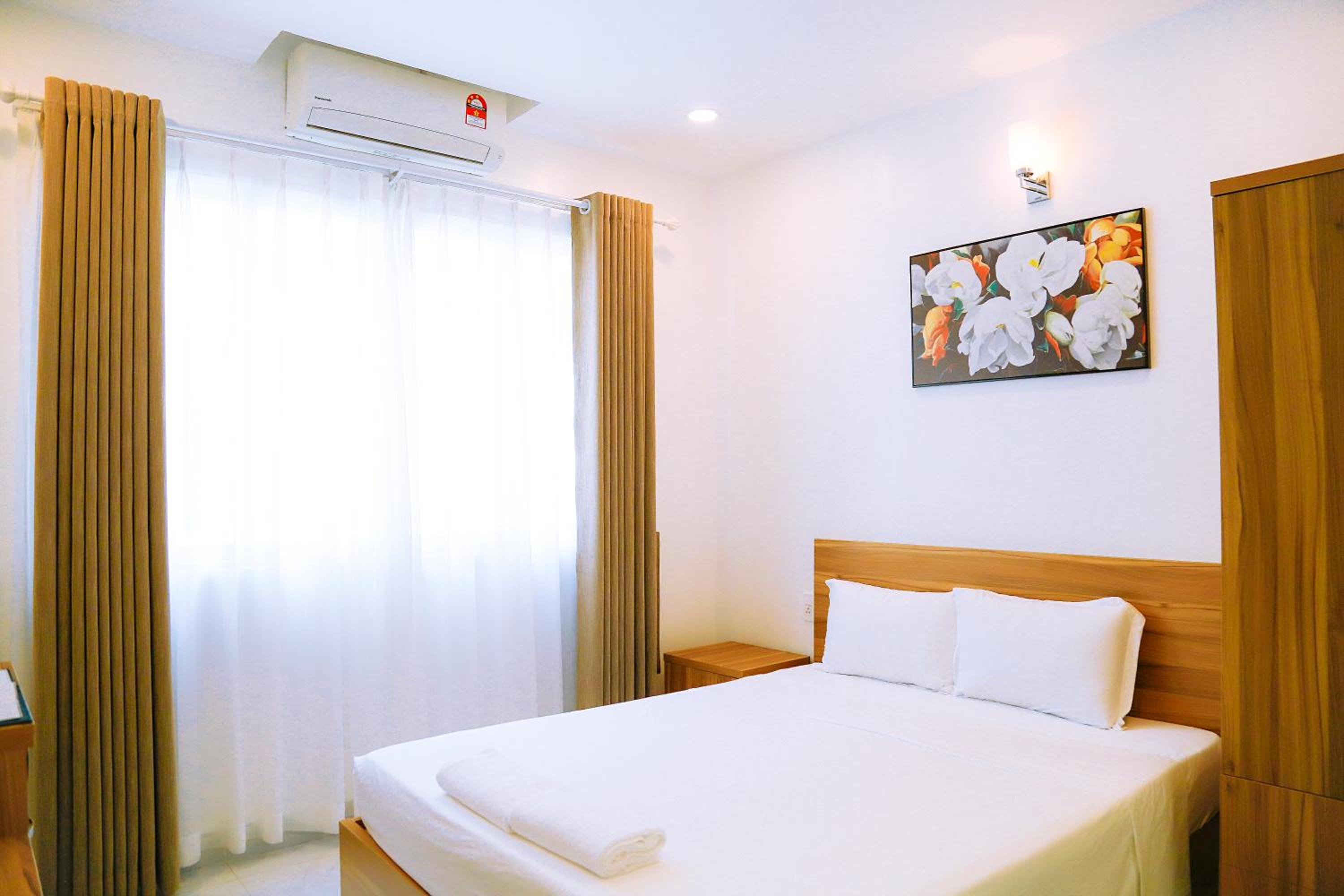 Louis Hotel - Bui Vien Walking Street