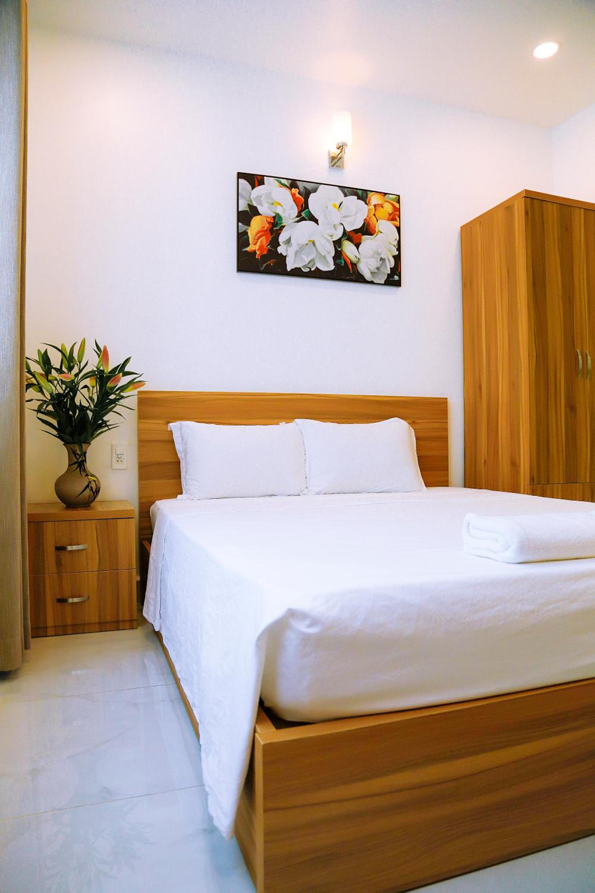 Louis Hotel - Bui Vien Walking Street