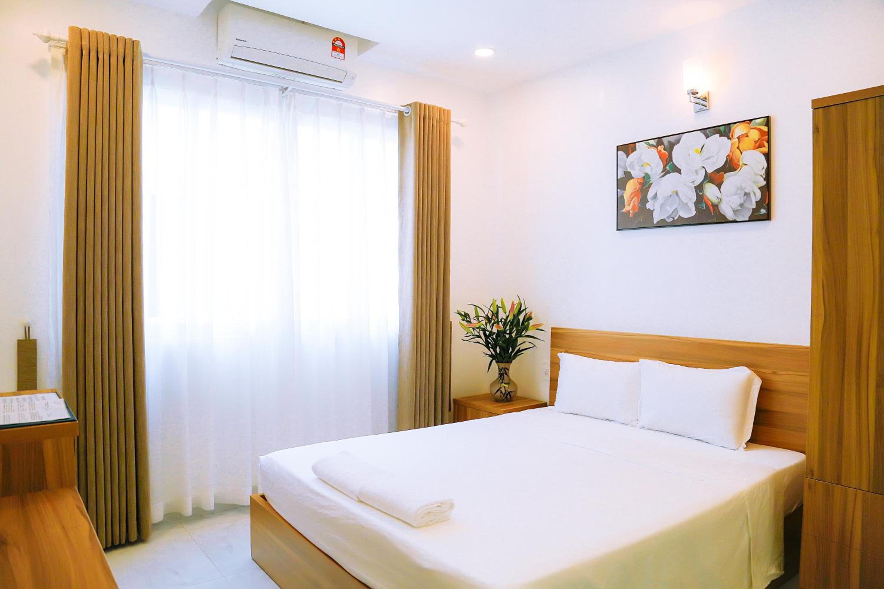 Louis Hotel - Bui Vien Walking Street