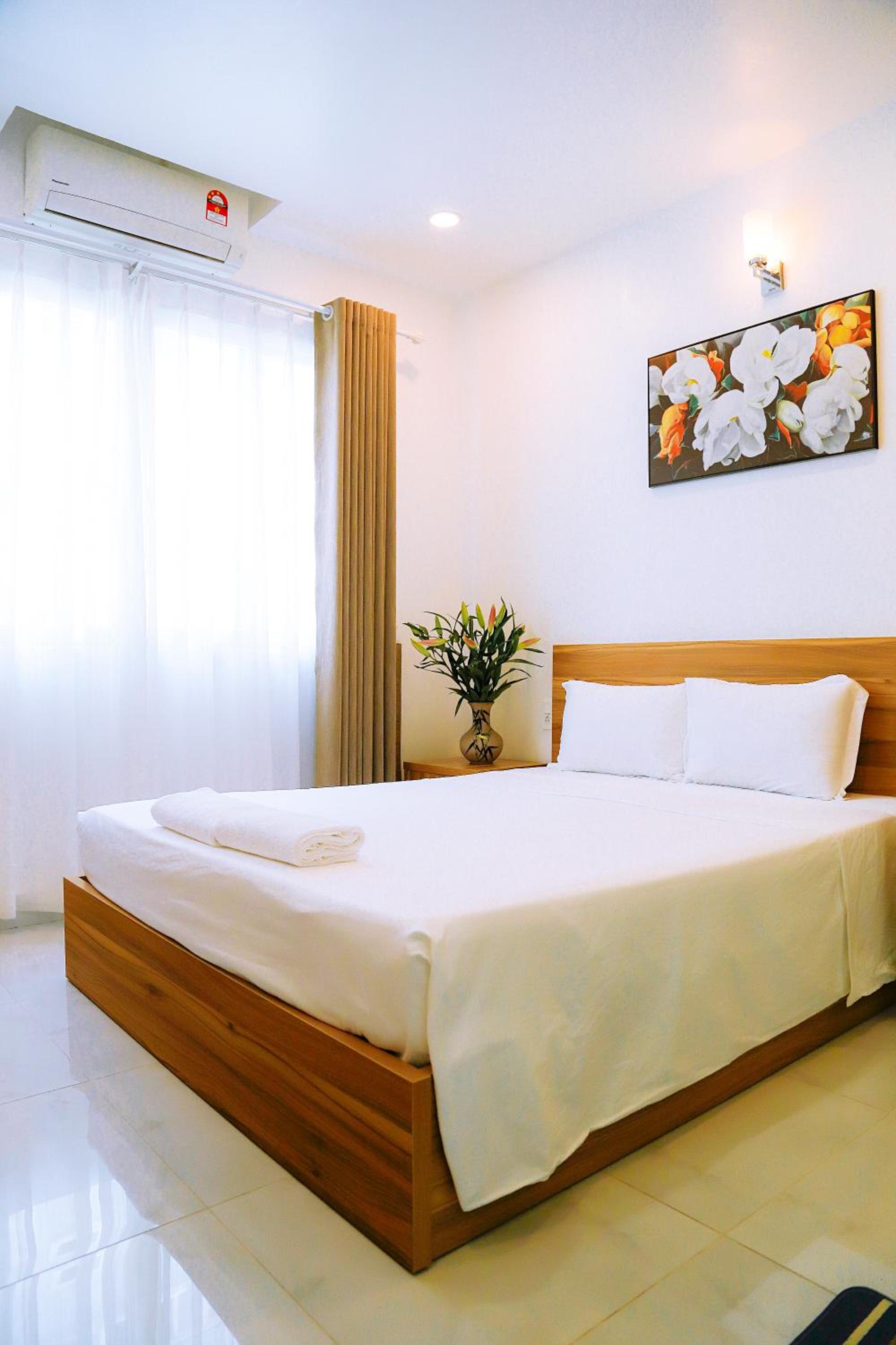 Louis Hotel - Bui Vien Walking Street