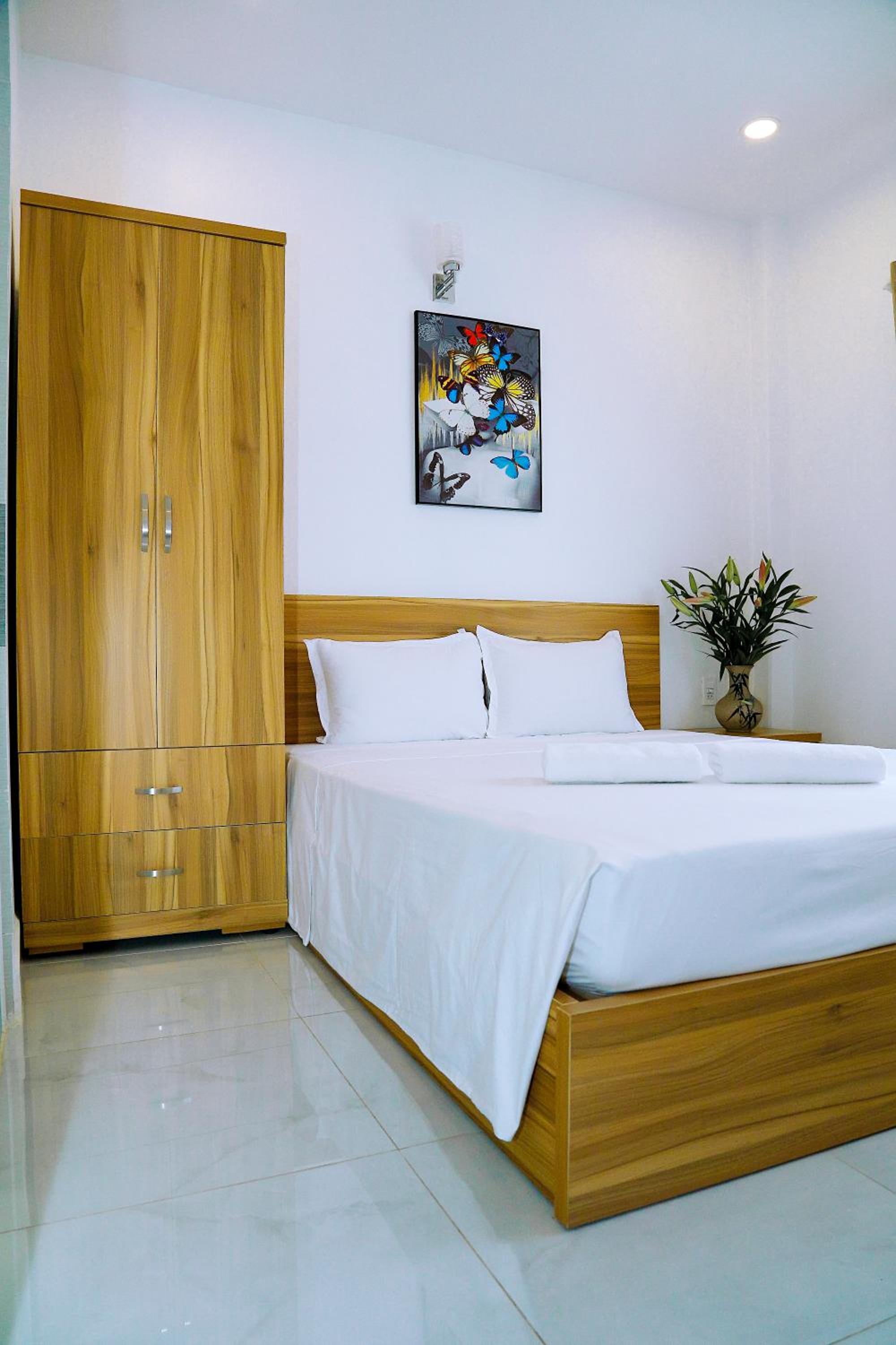 Louis Hotel - Bui Vien Walking Street