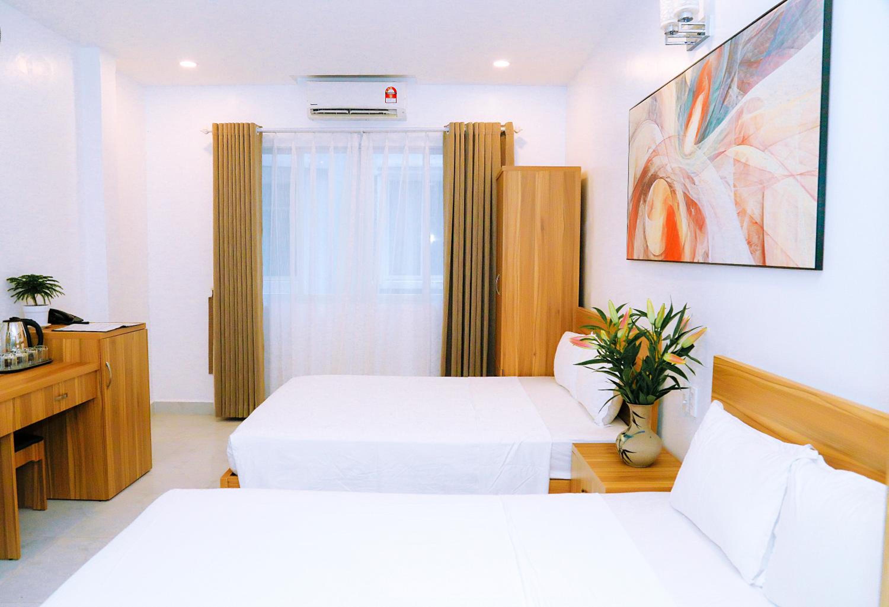 Louis Hotel - Bui Vien Walking Street