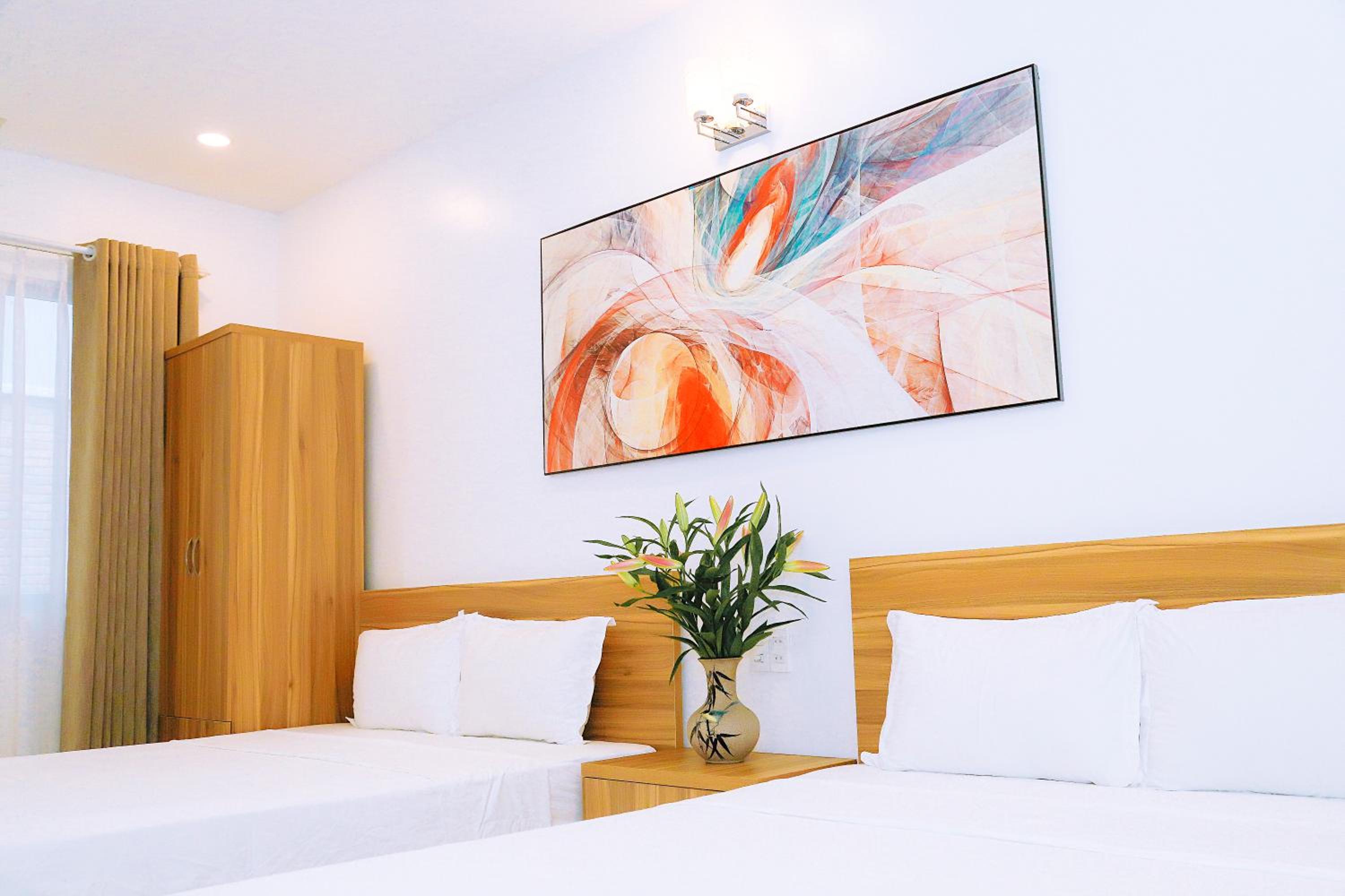 Louis Hotel - Bui Vien Walking Street