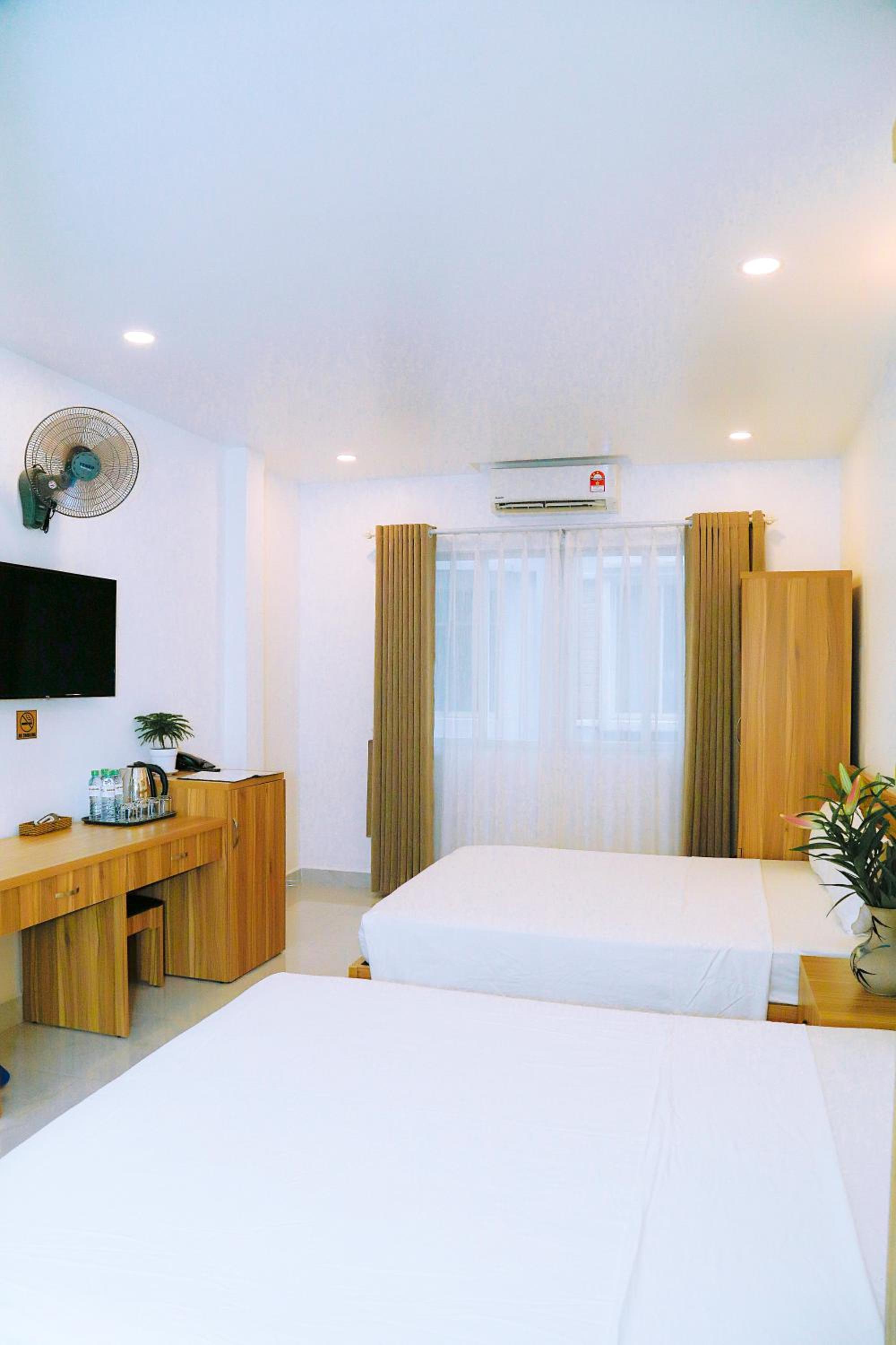 Louis Hotel - Bui Vien Walking Street