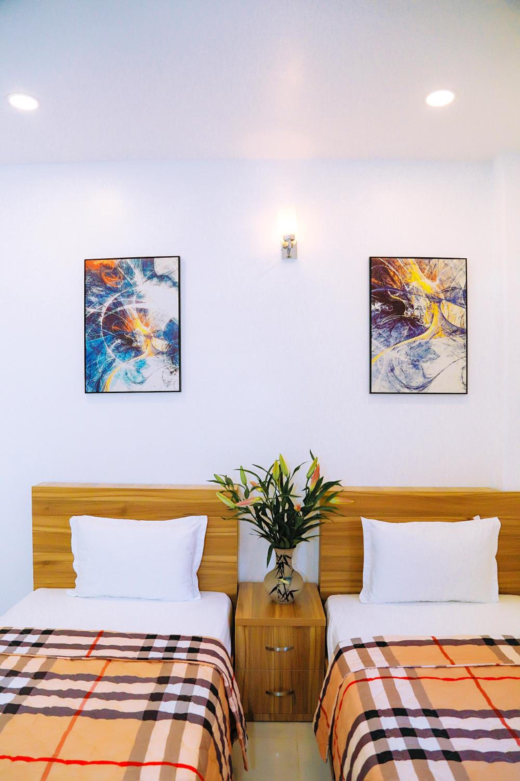 Louis Hotel - Bui Vien Walking Street