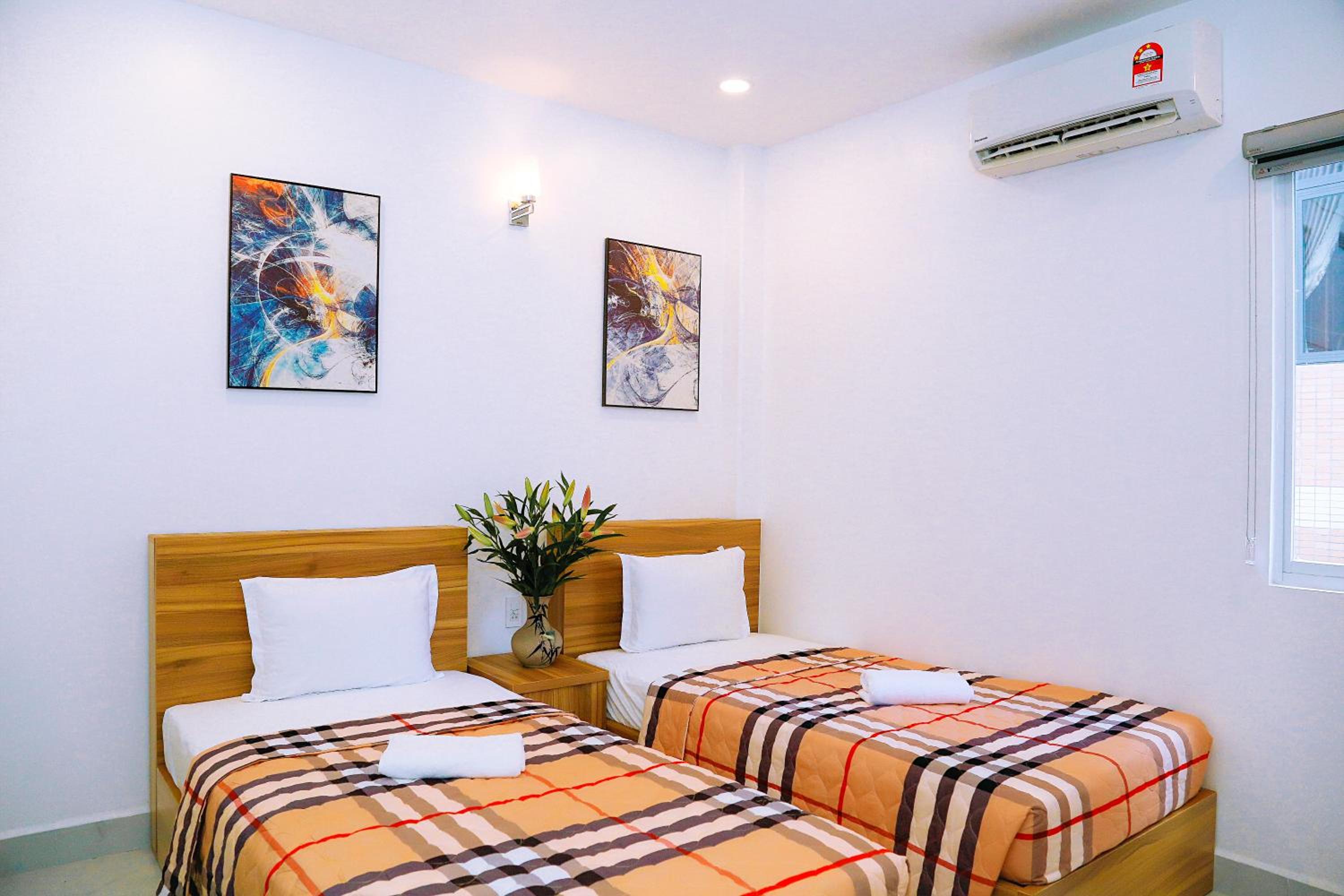 Louis Hotel - Bui Vien Walking Street