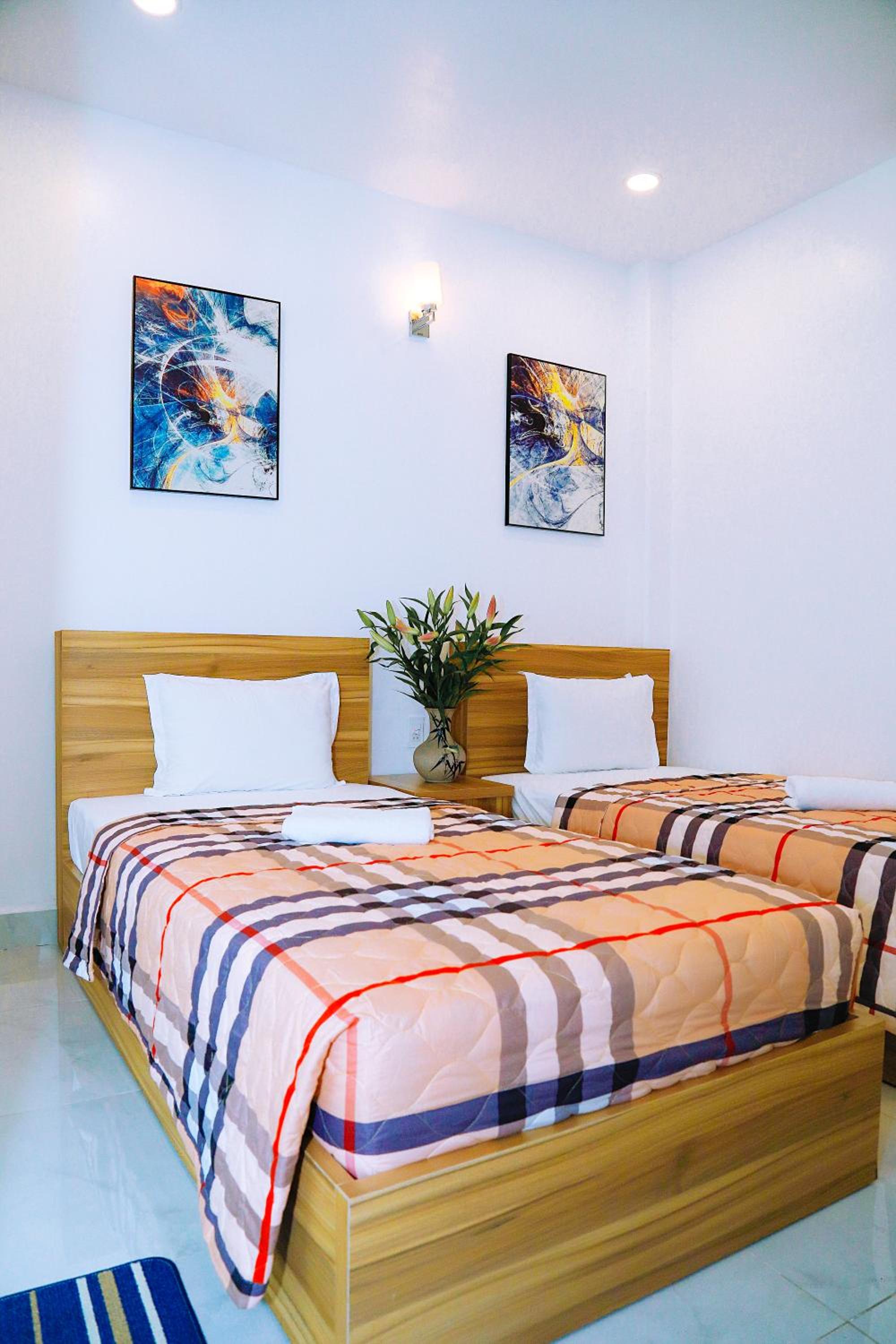 Louis Hotel - Bui Vien Walking Street
