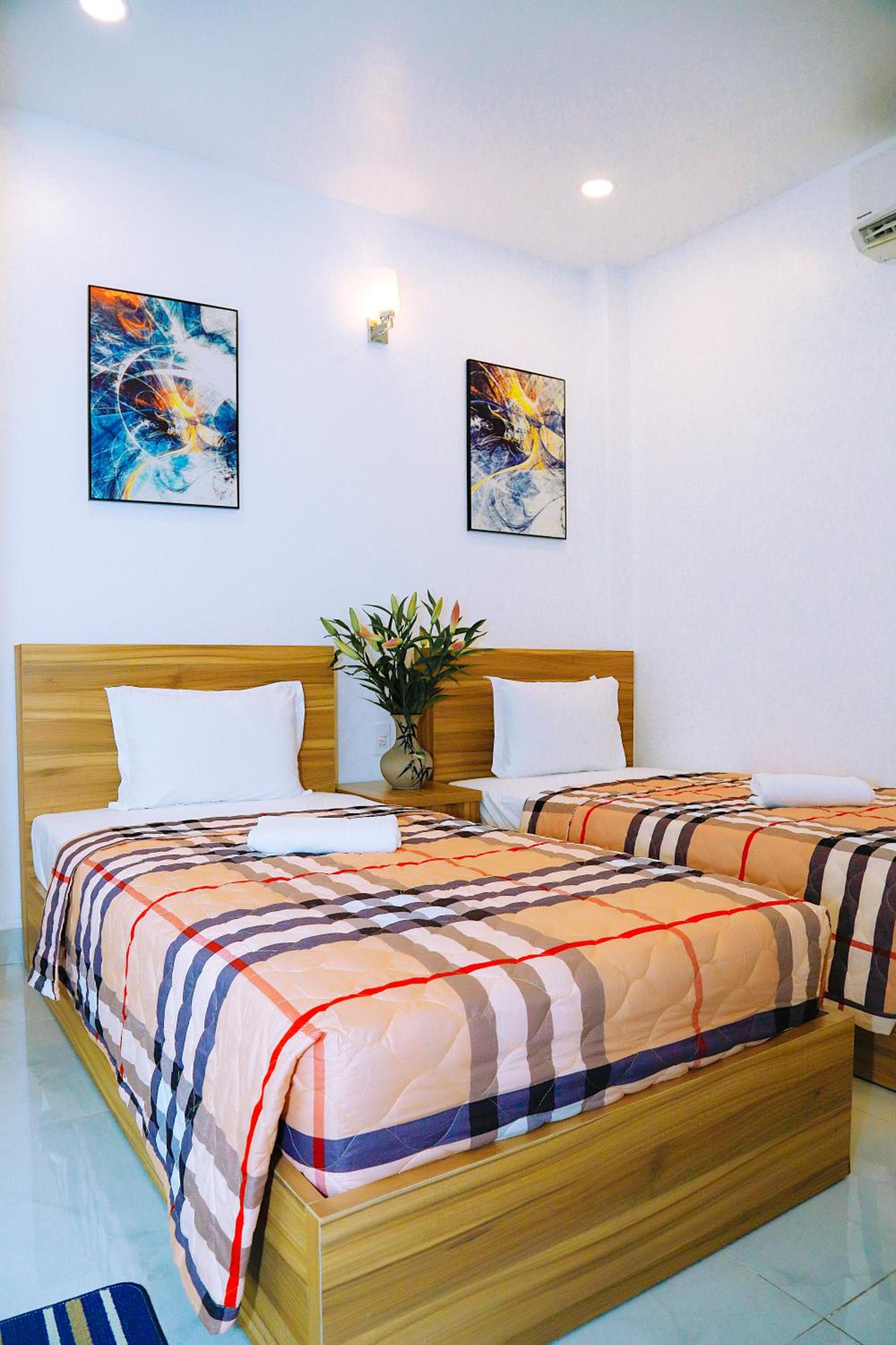 Louis Hotel - Bui Vien Walking Street
