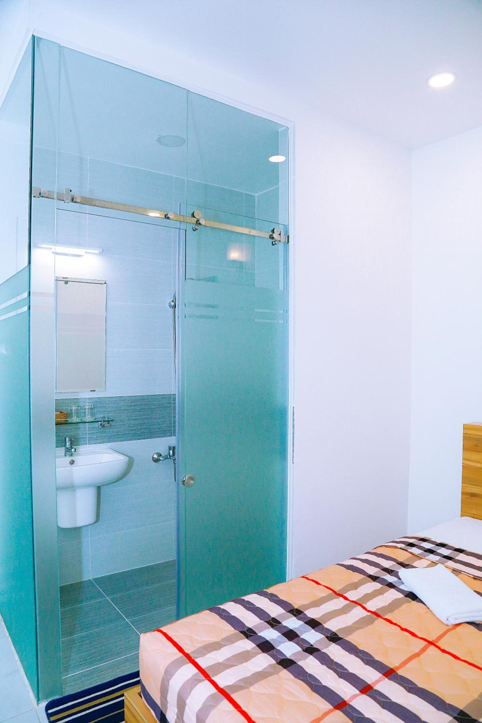 Louis Hotel - Bui Vien Walking Street