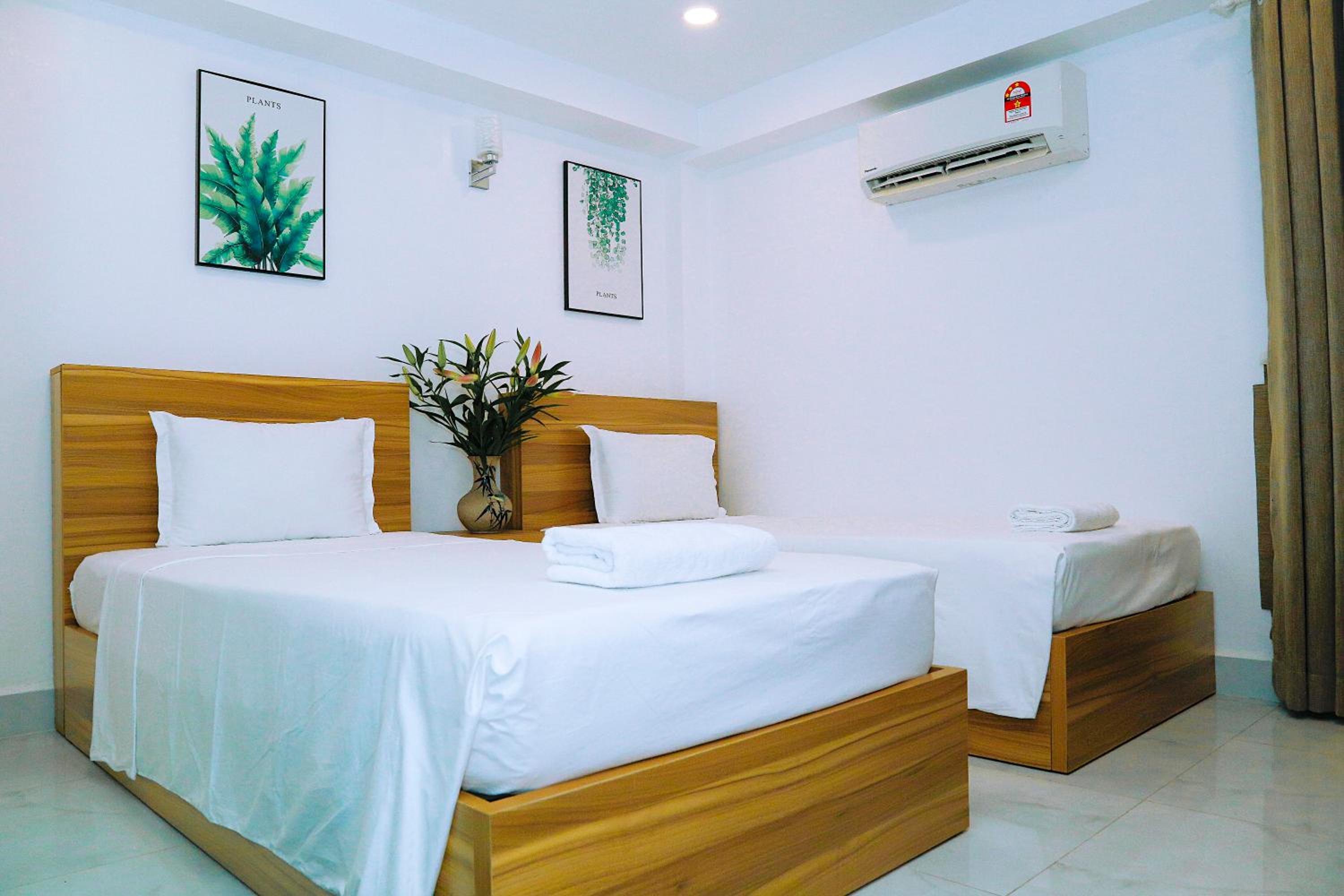 Louis Hotel - Bui Vien Walking Street