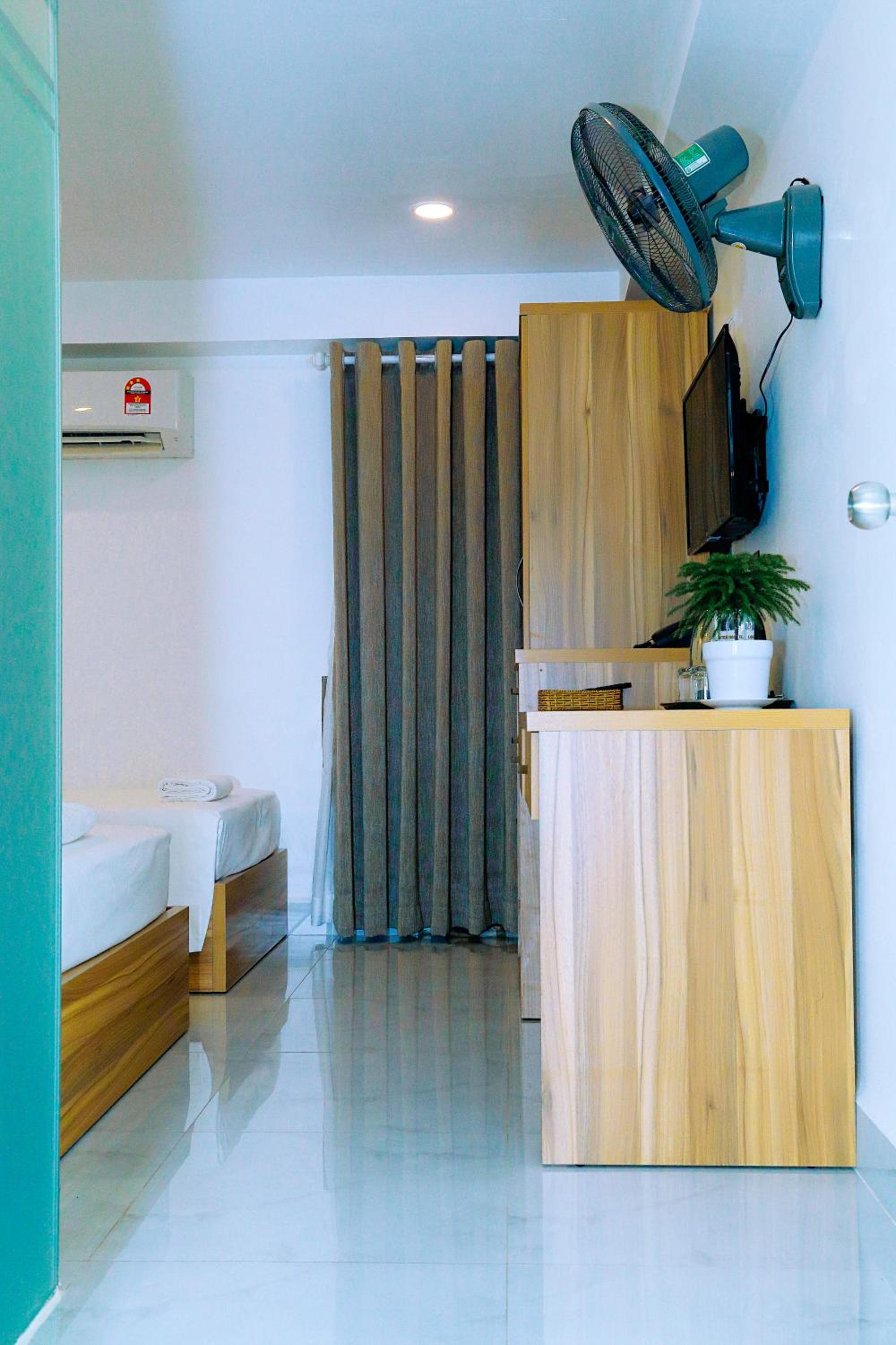 Louis Hotel - Bui Vien Walking Street