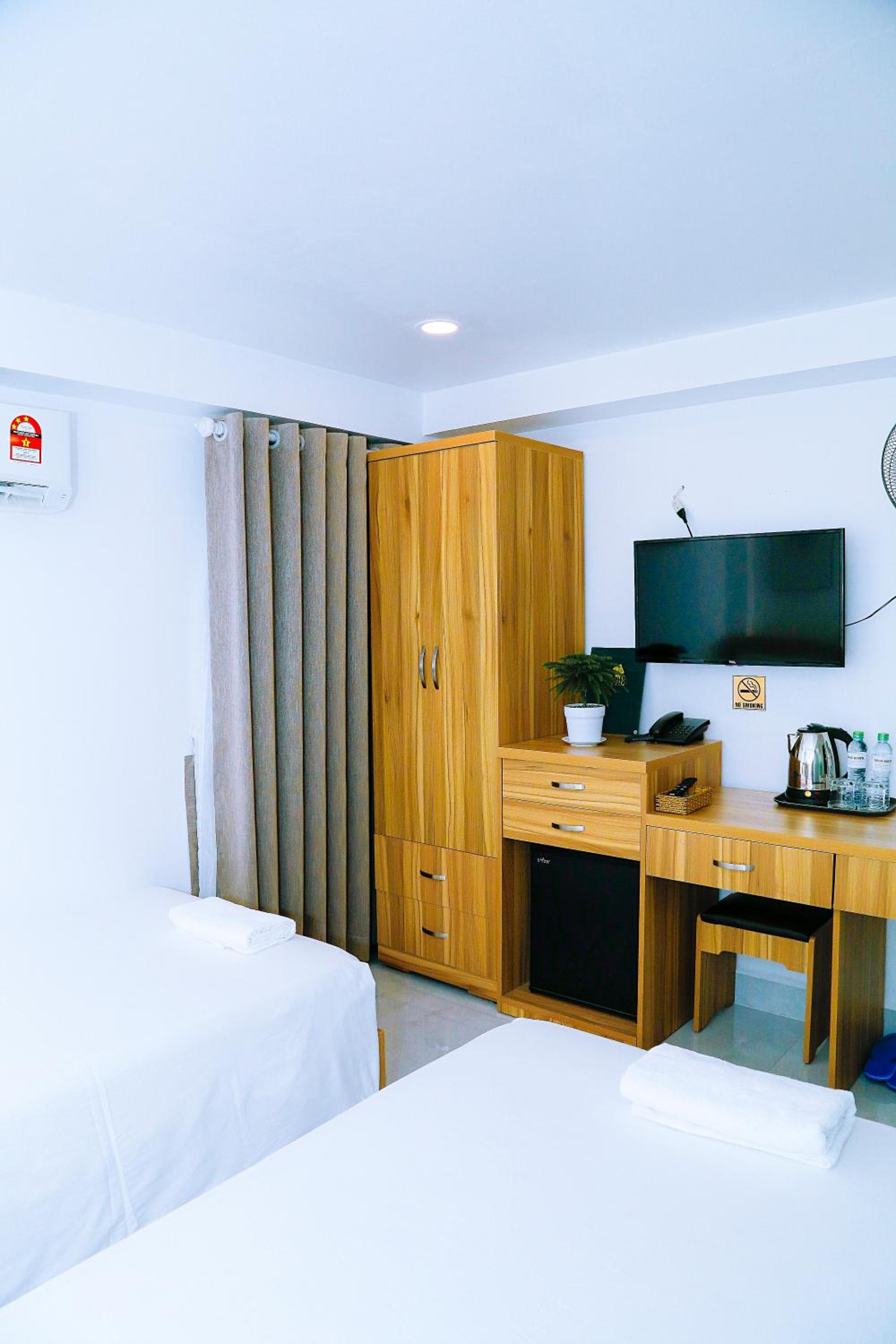 Louis Hotel - Bui Vien Walking Street