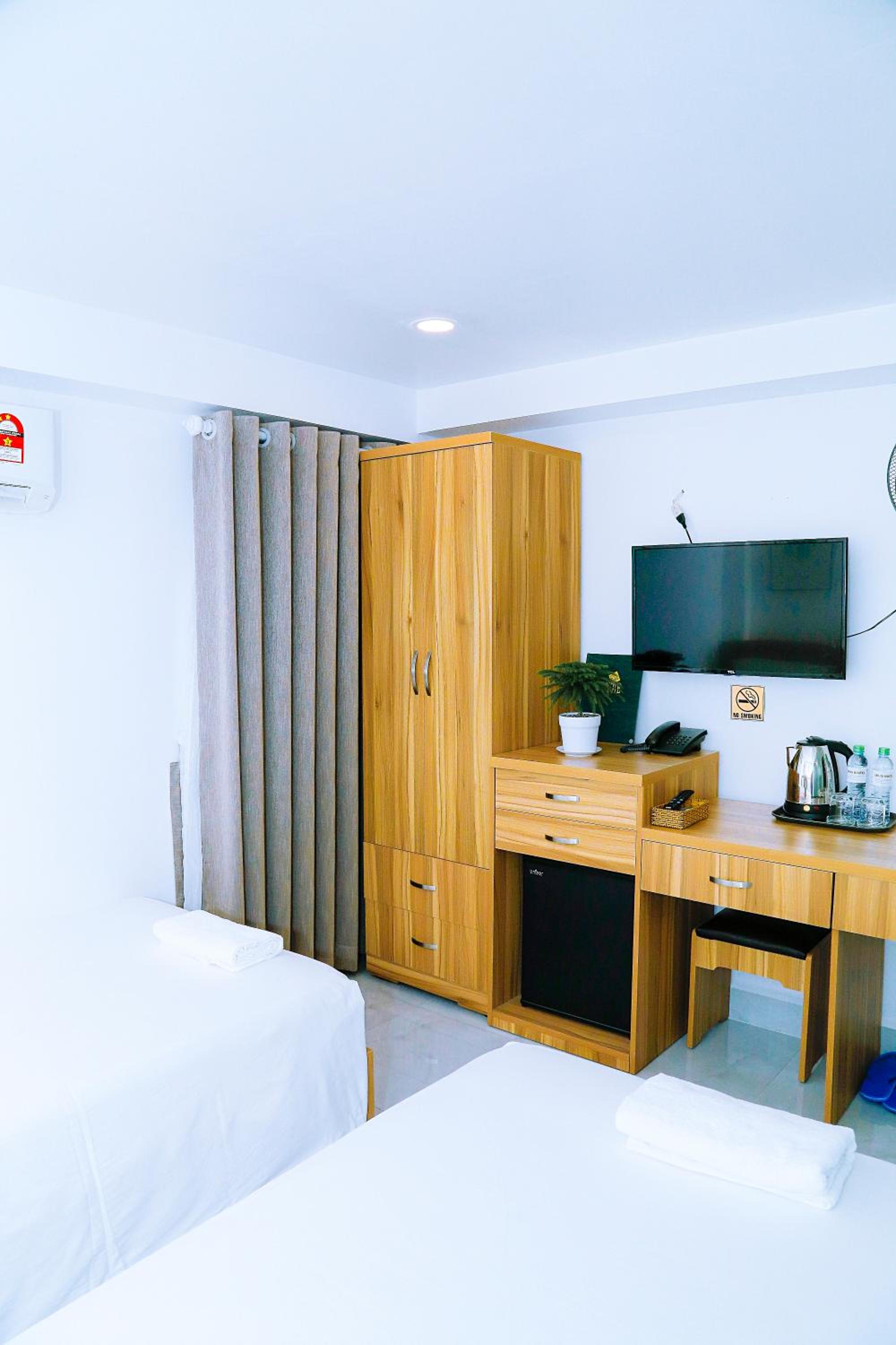 Louis Hotel - Bui Vien Walking Street
