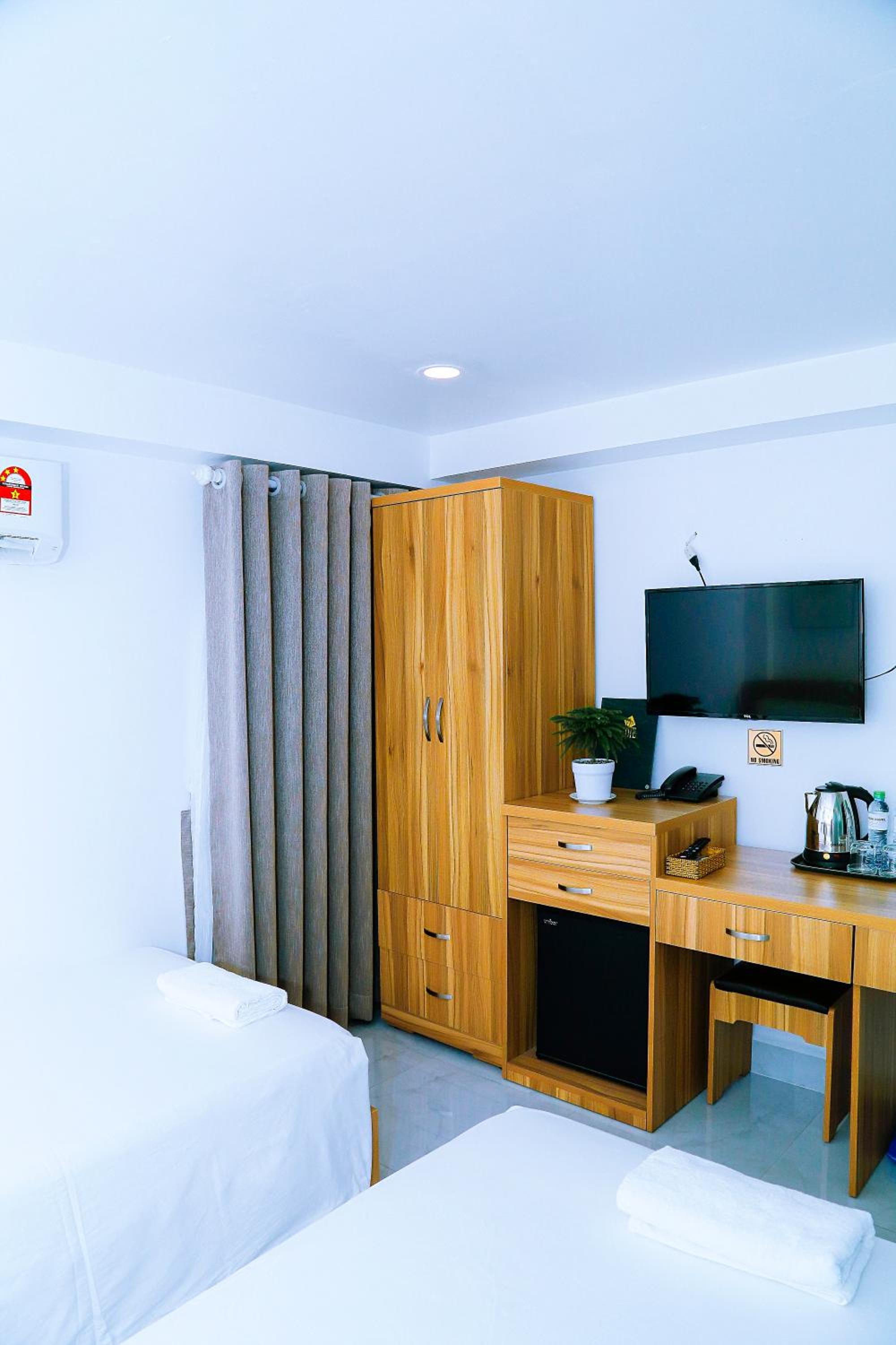 Louis Hotel - Bui Vien Walking Street