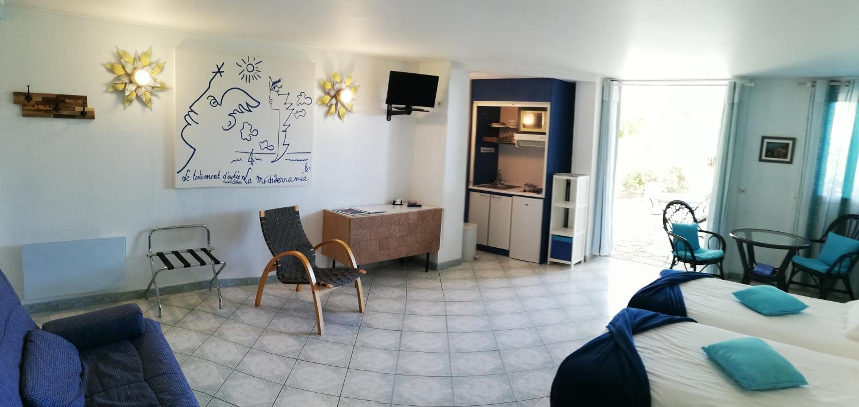 hotel room