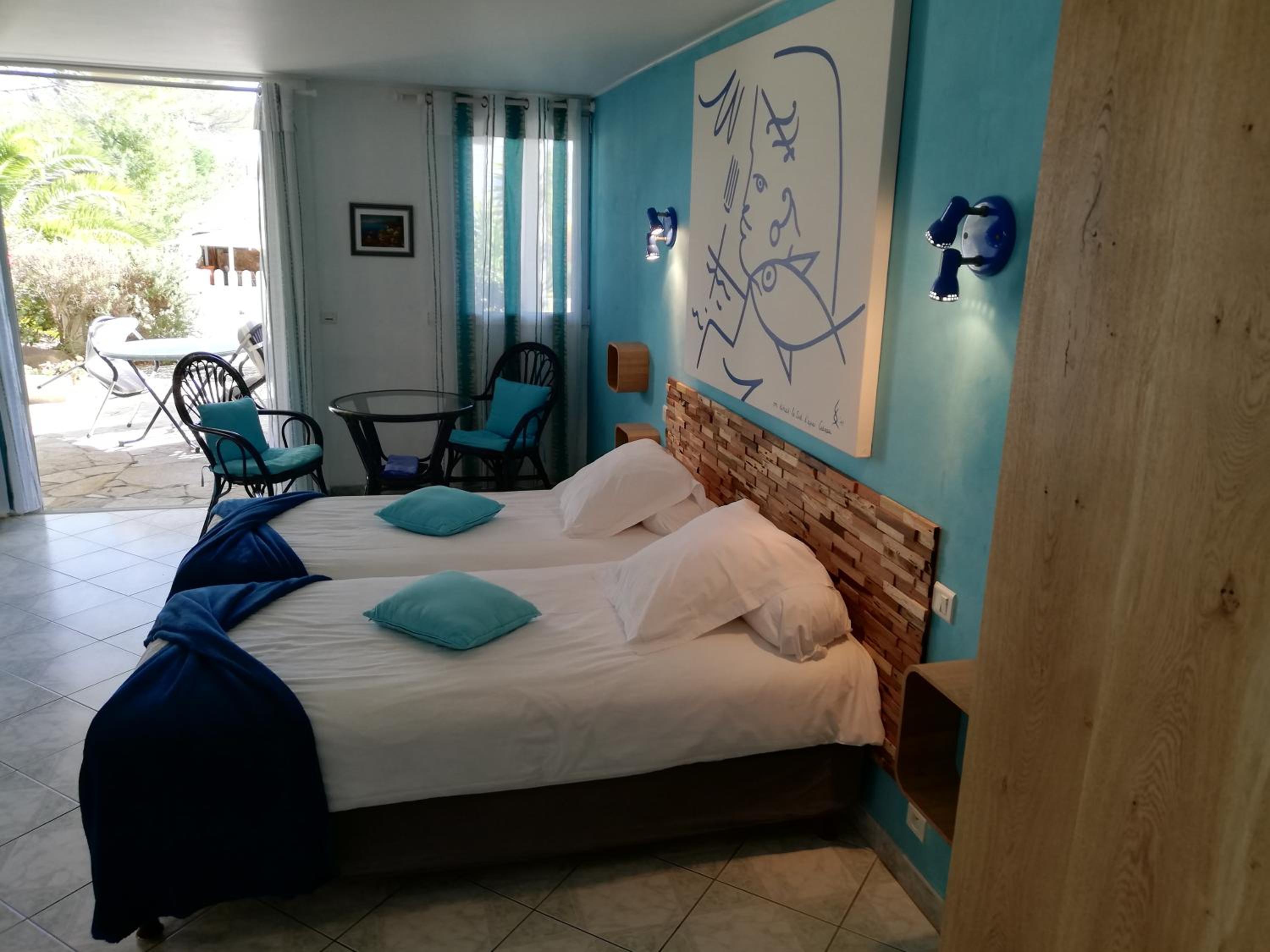 hotel room