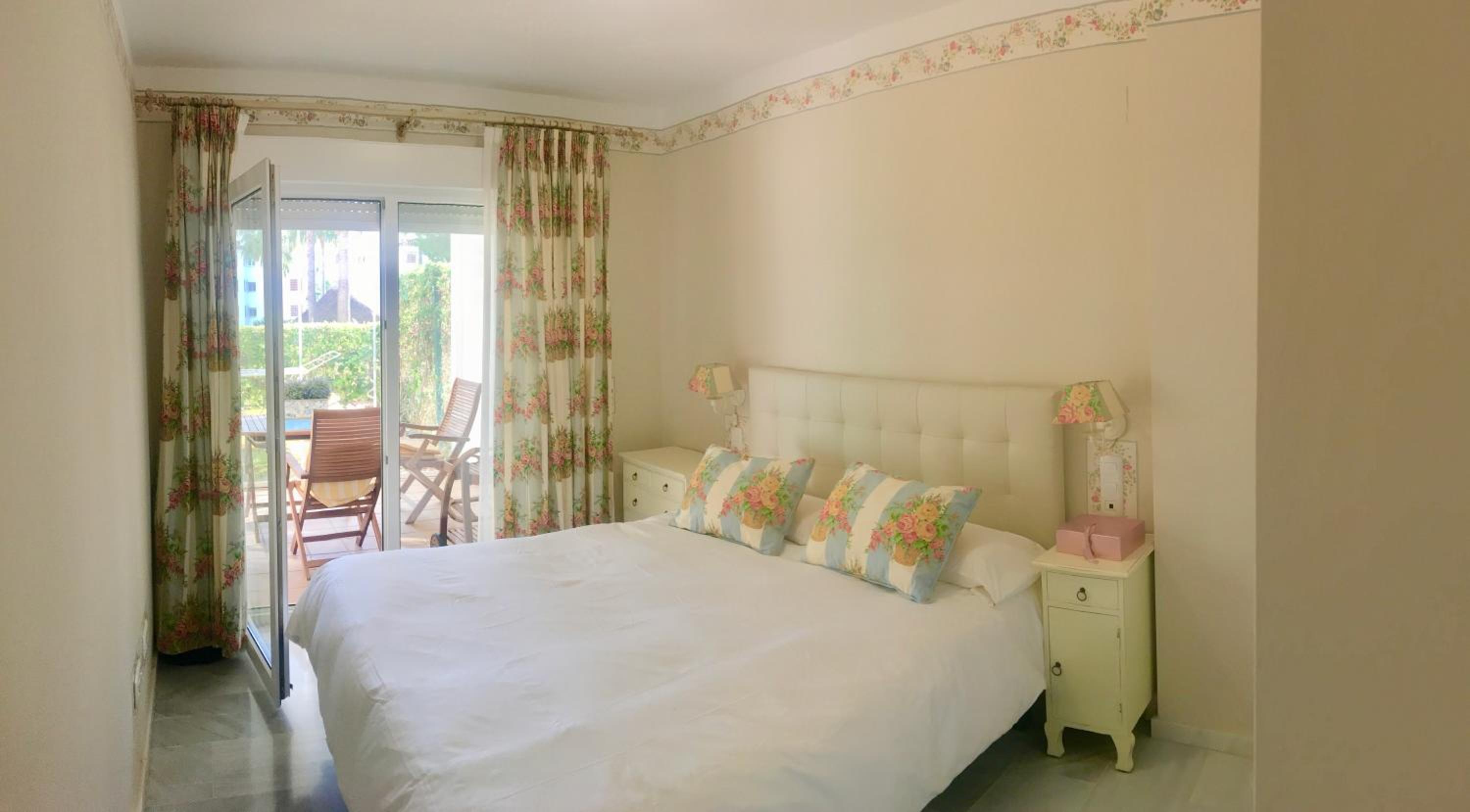 MI CAPRICHO, Beachfront, Grownfloor, Private Garden & Terrace view 4