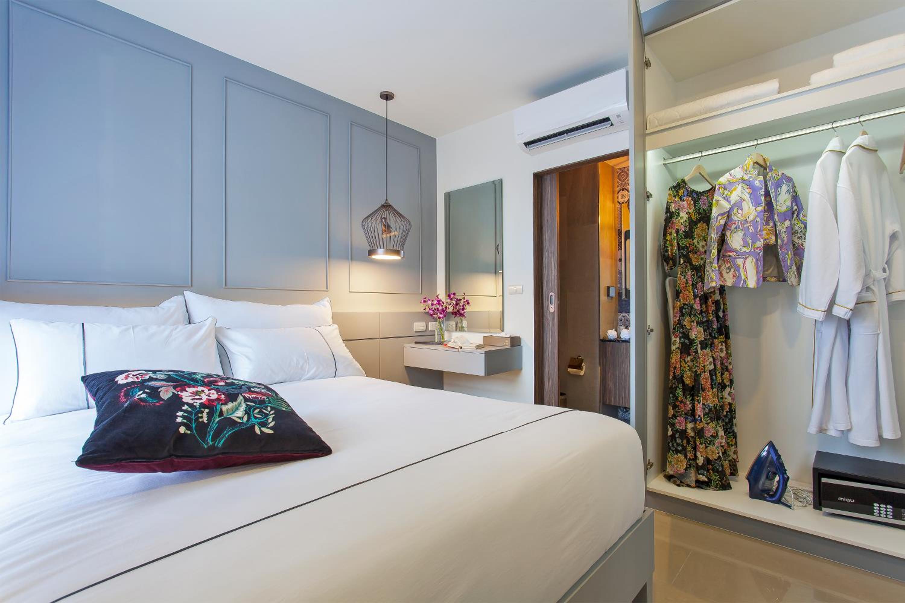 hotel room