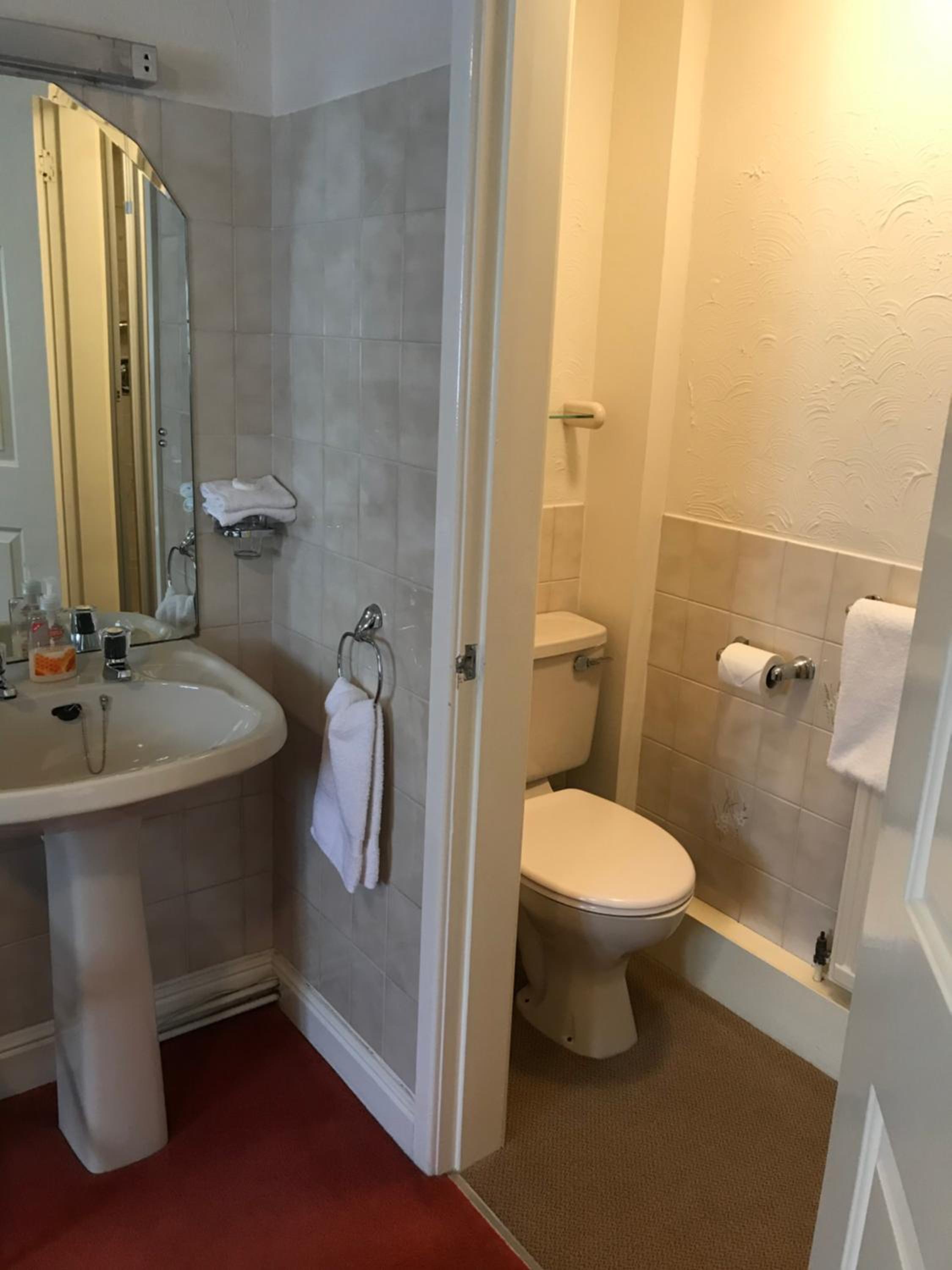 Bridge Farm Hotel