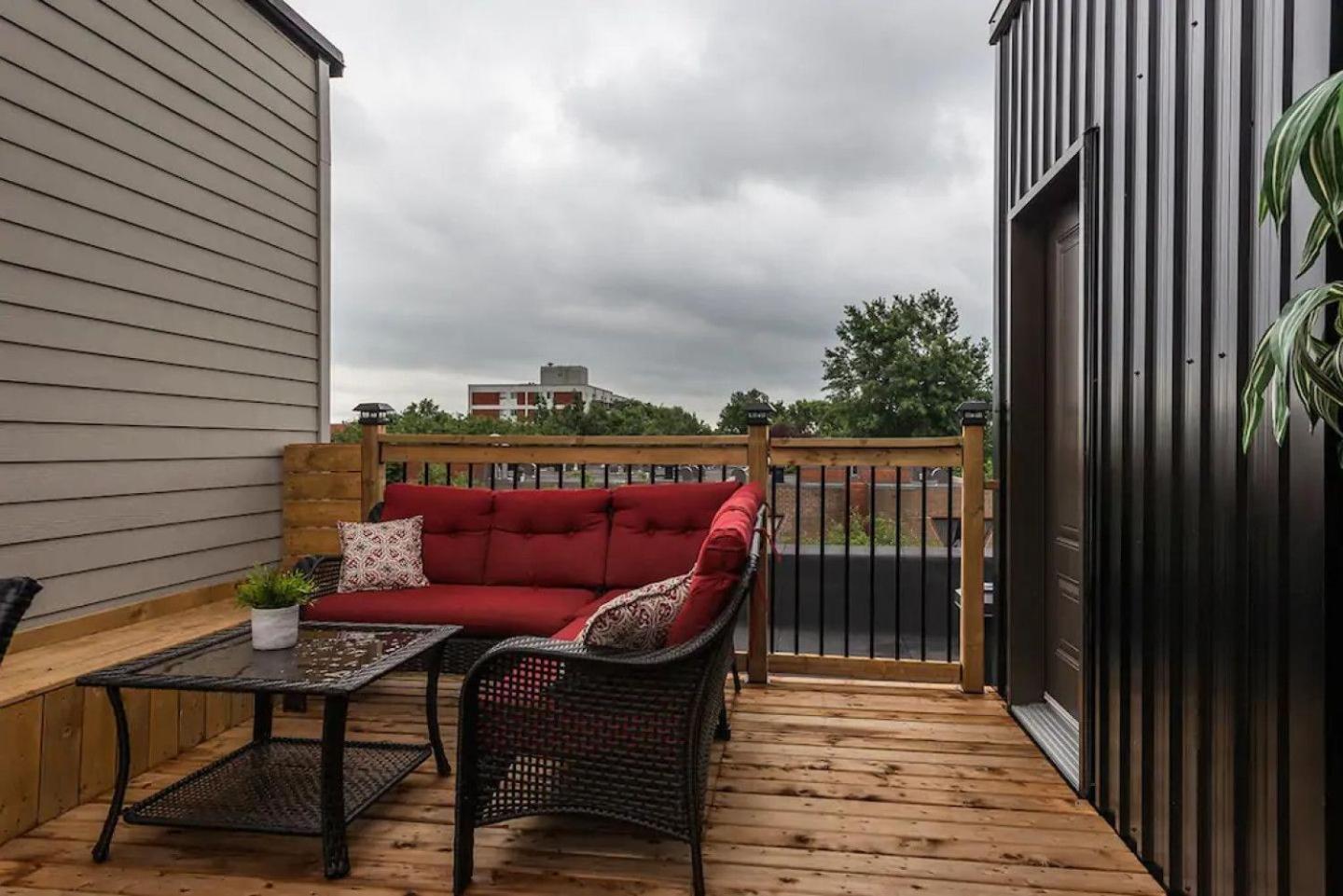 Spacious Townhouse with Rooftop Deck