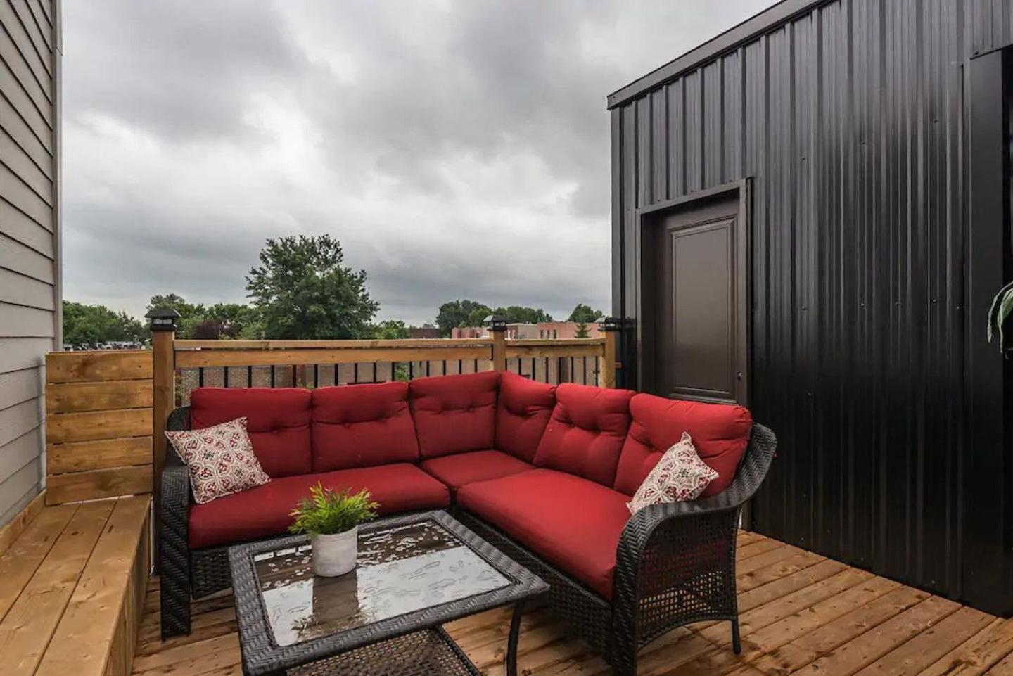 Spacious Townhouse with Rooftop Deck