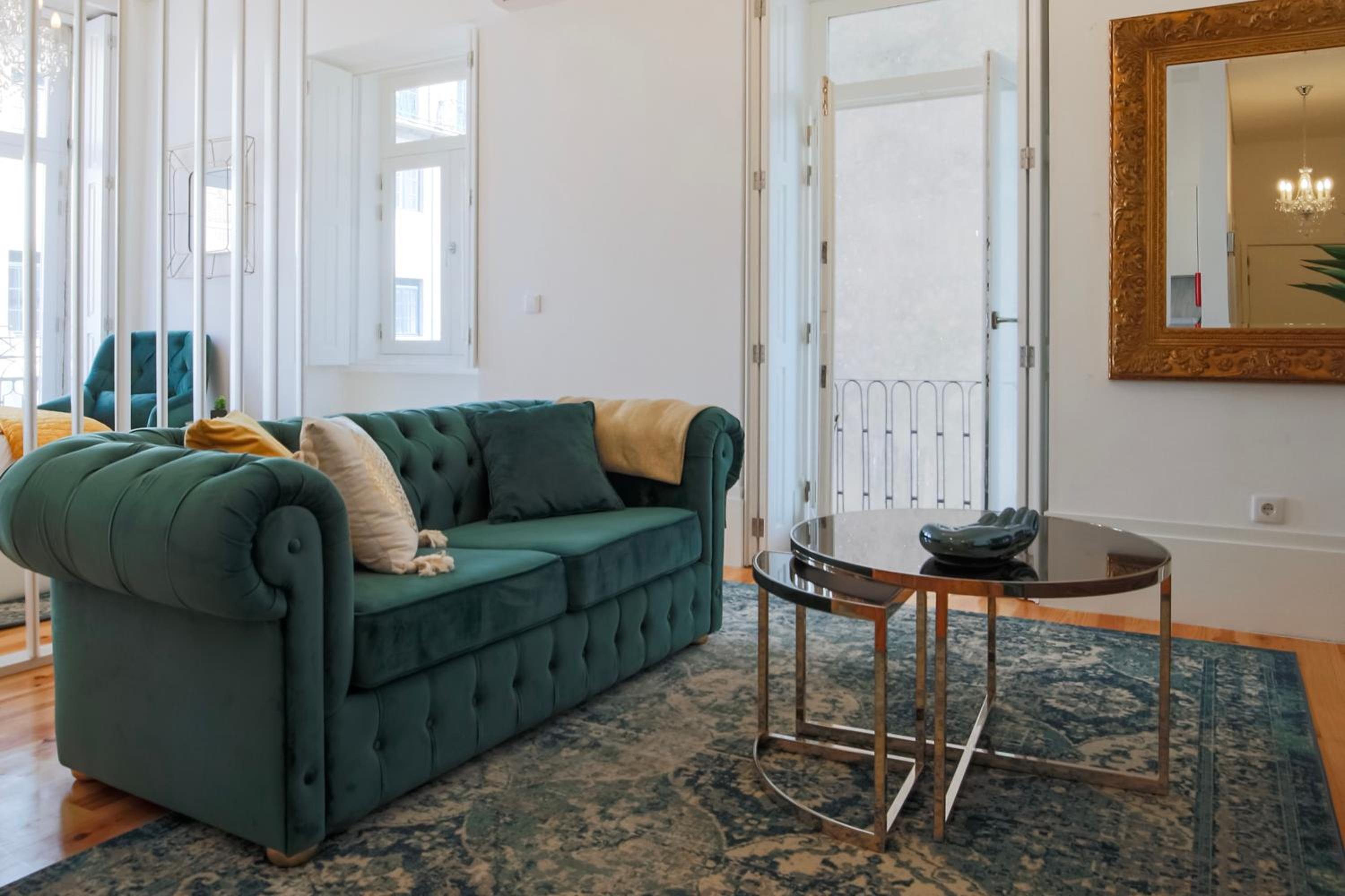 Esmeralda Apartment by Cozy Stay