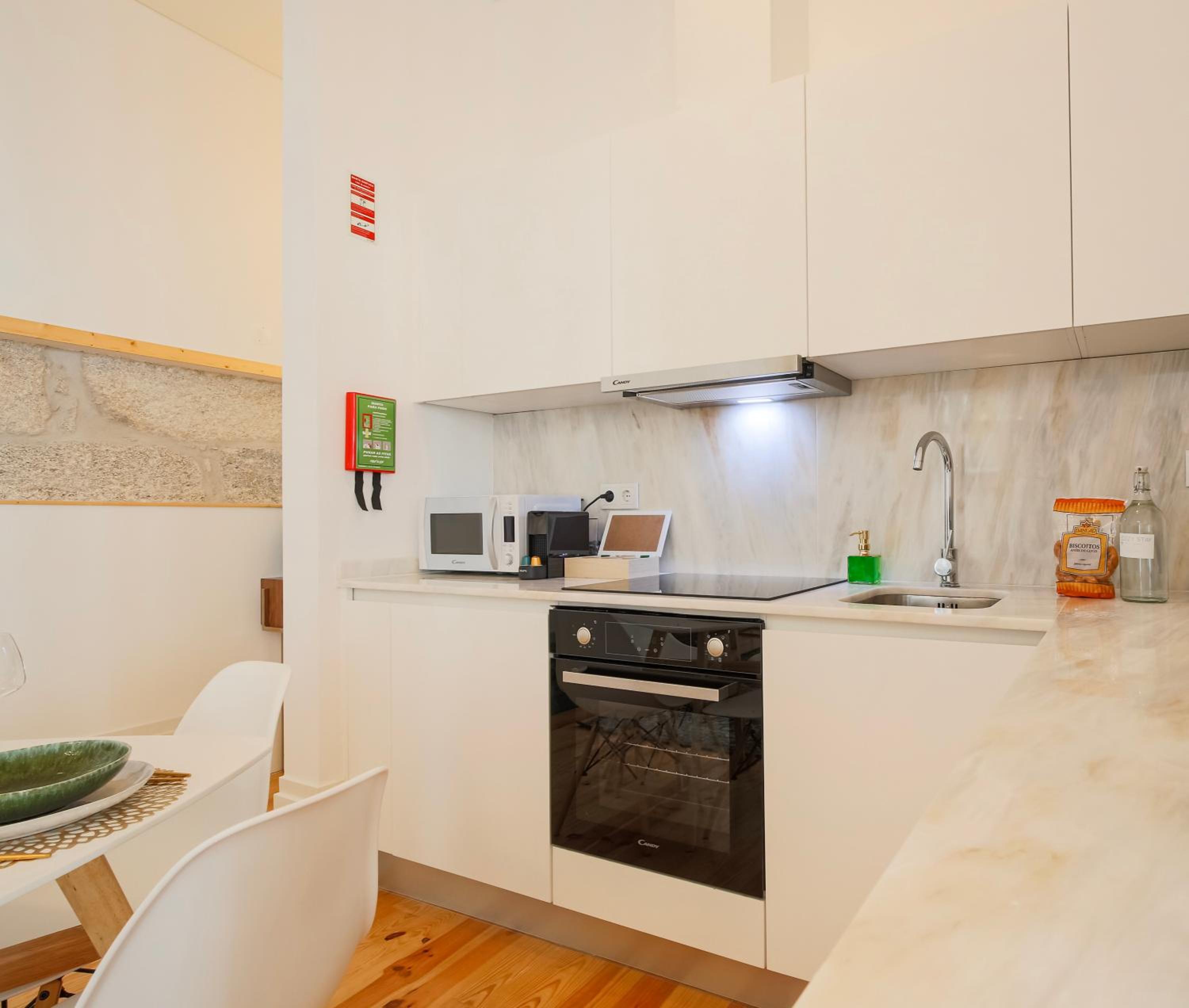Esmeralda Apartment by Cozy Stay
