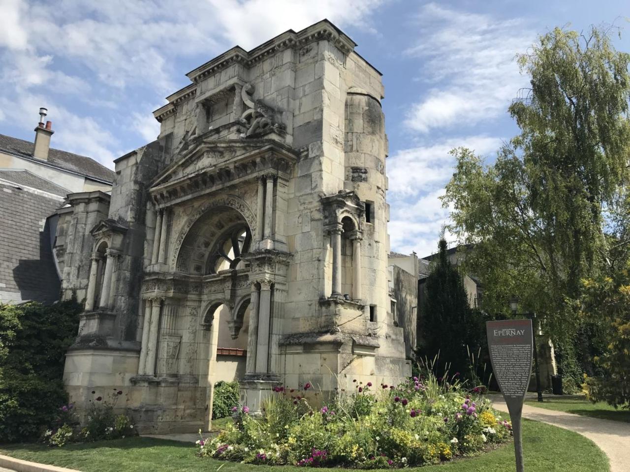 Photo 19