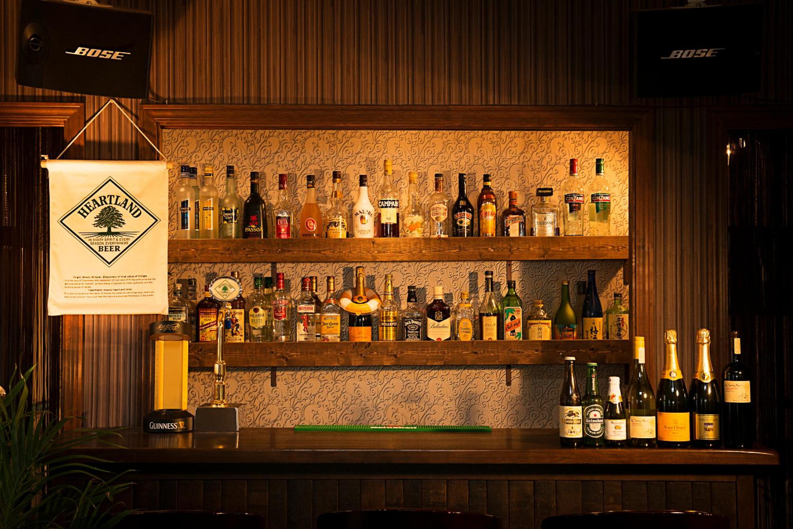 IZA Kamakura Guest House and Bar