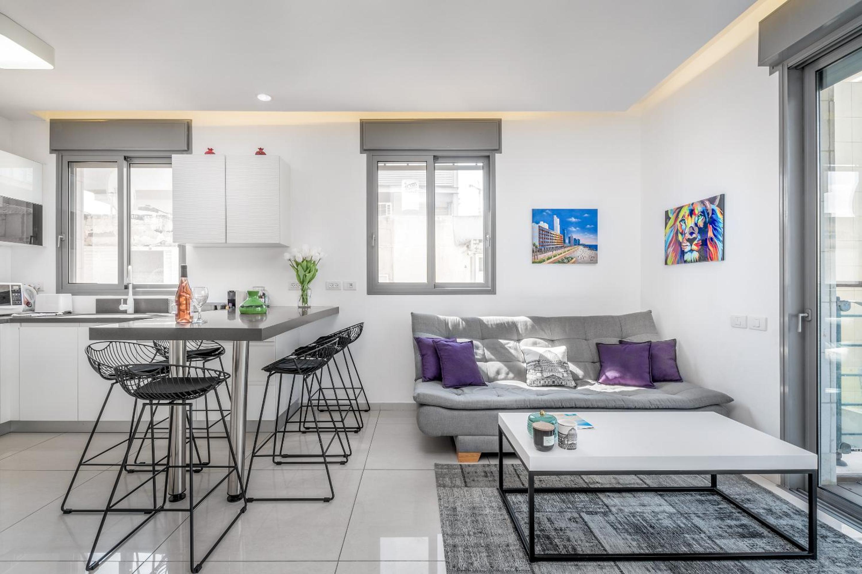Ben Yehuda Cosy 2BDR & Balcony close the beach view 5