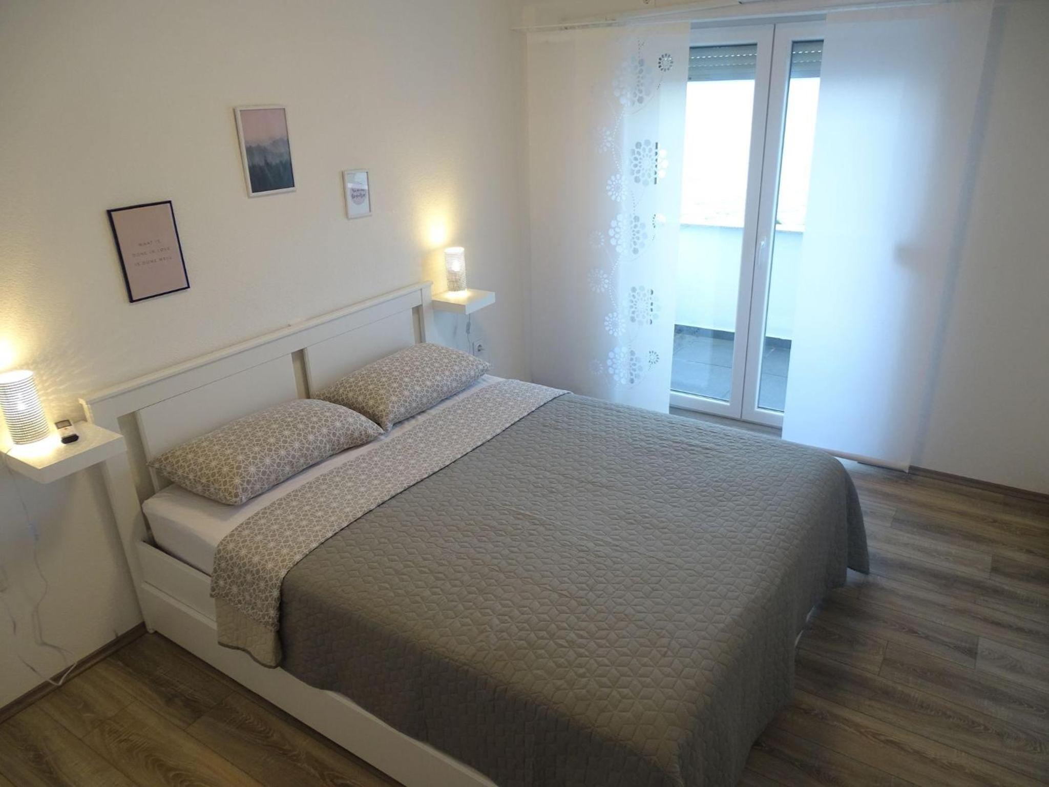 Villa-am-Meer-fuer-12-Personen-mit-Pool view 5