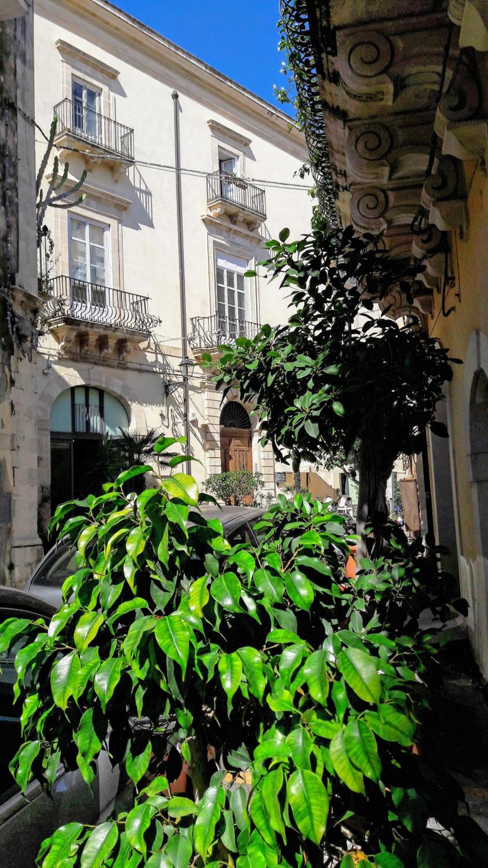 Incantevole appartamento in palazzo storico Ortigia