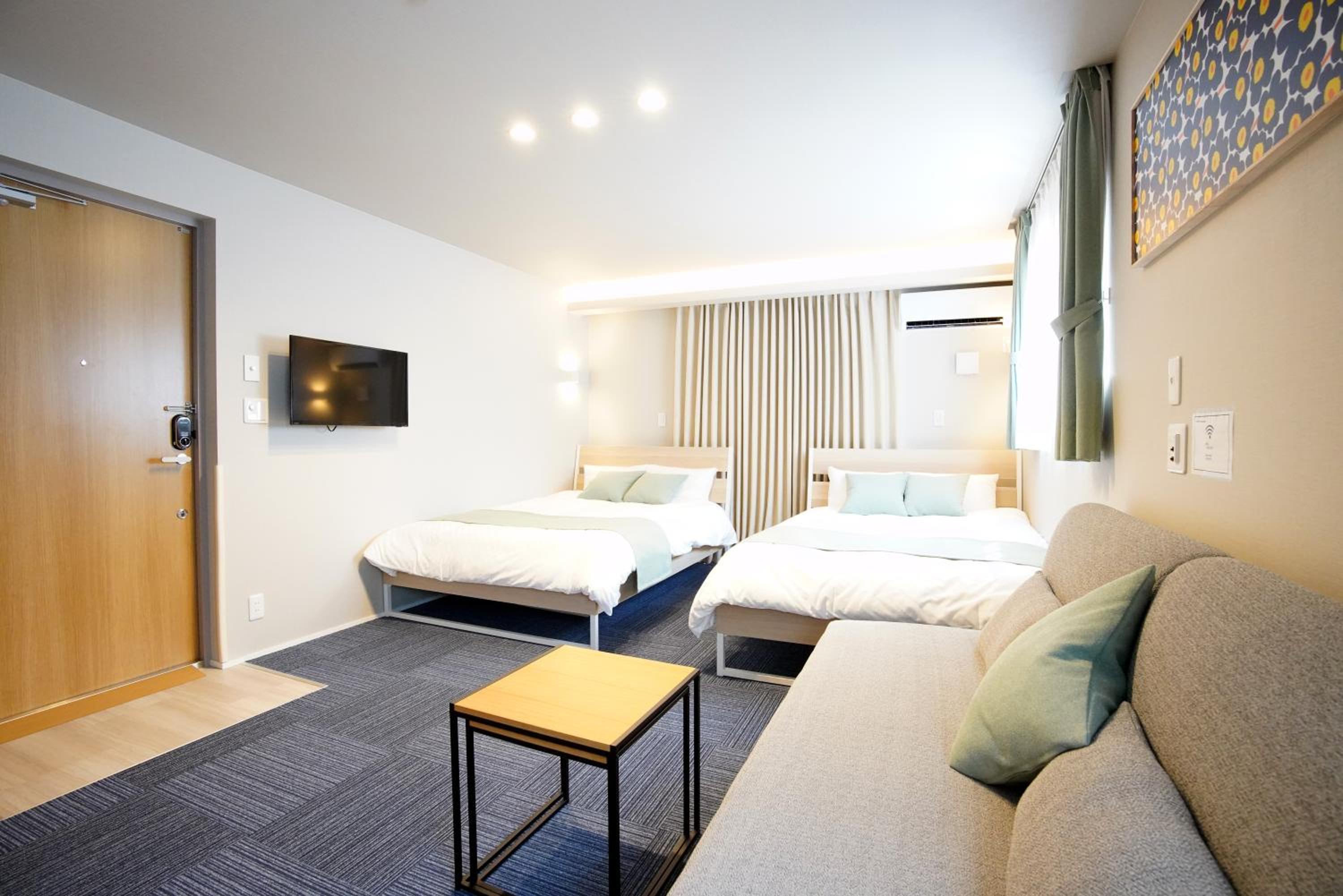 Koti Sopo Universal Bay 1 by Liaison