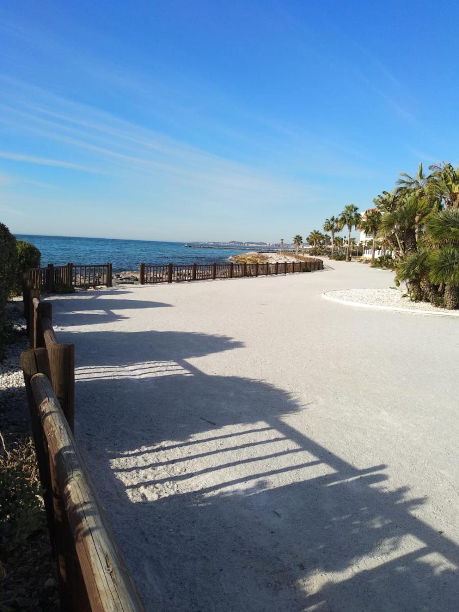 Apartamentos Ana Junto a la playa