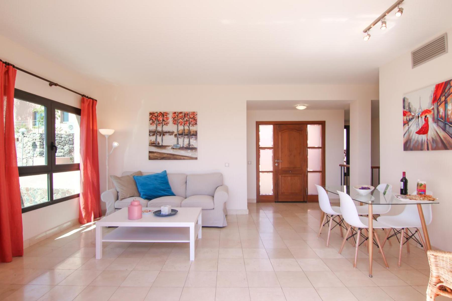 HomeForGuest Salobre Villa, 5pax, pool and great views view 5