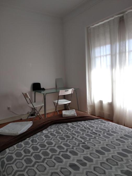 Belém Cozy Bedroom view 4