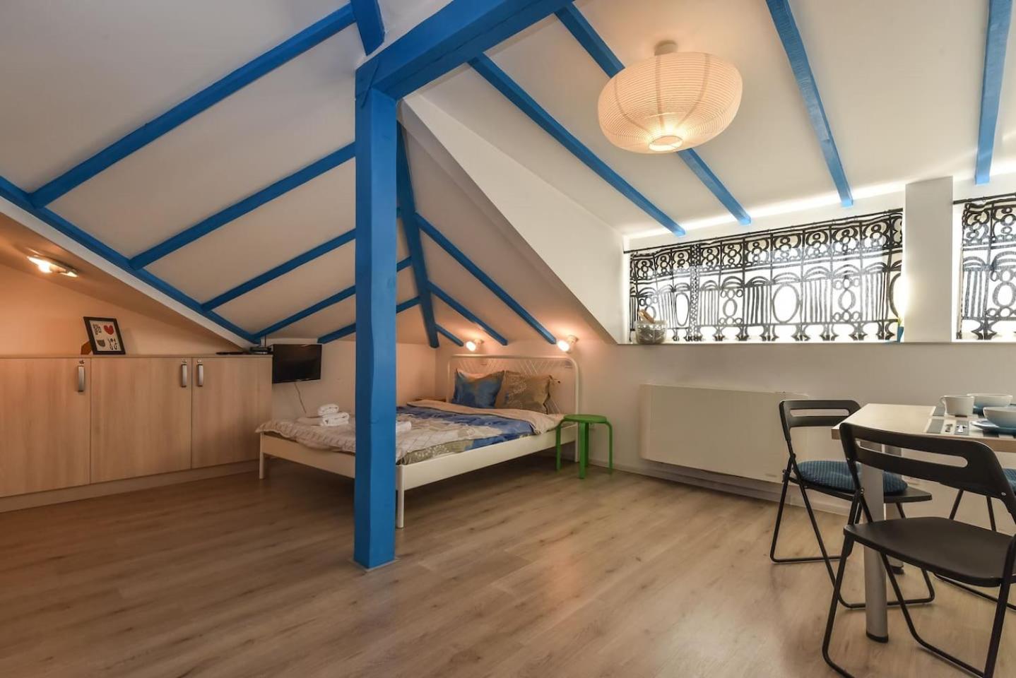 The Ivy House - A Cozy Attic near the City Center by Flat Mаnager view 4