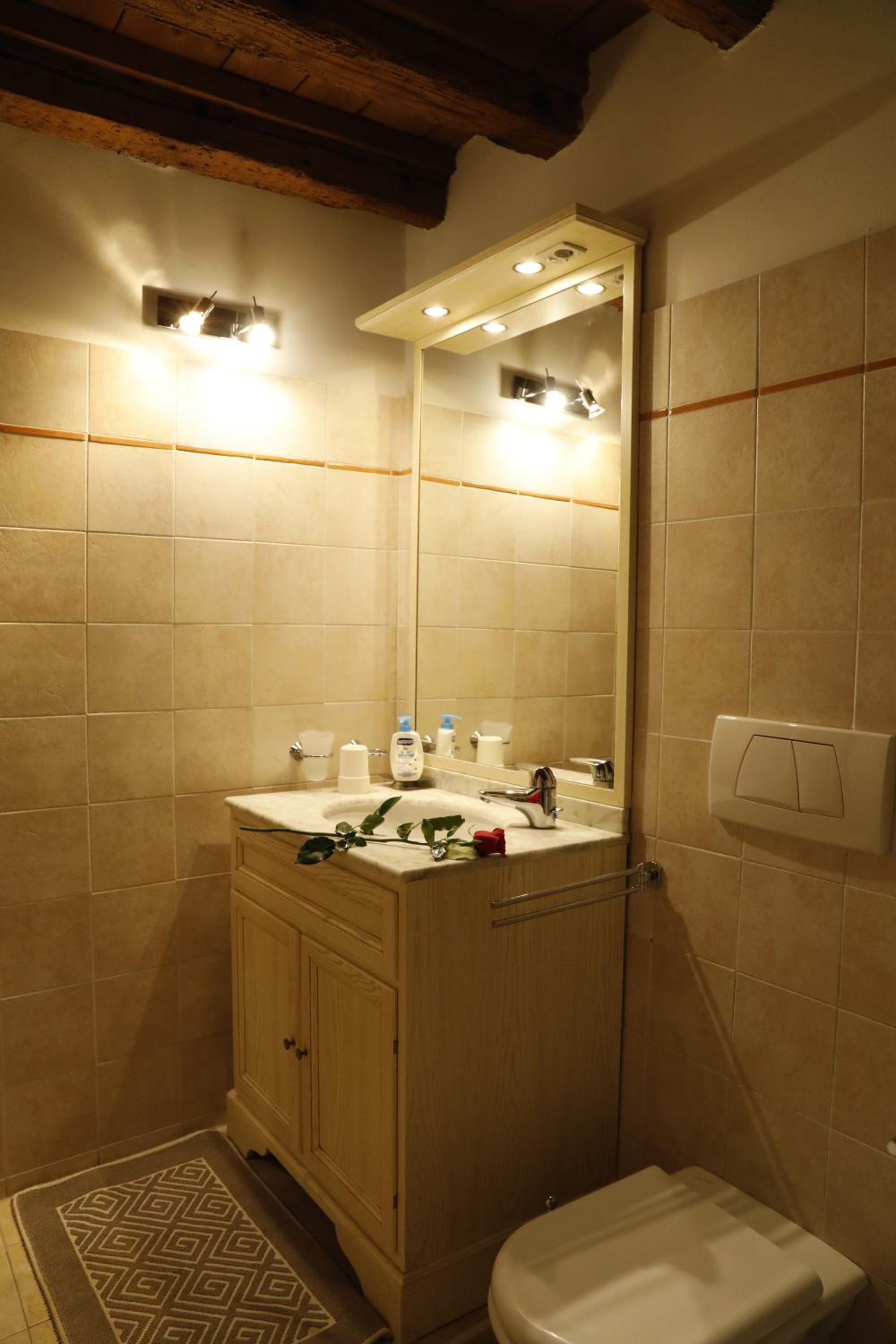 Luzzo 15 en Feltre — bathroom