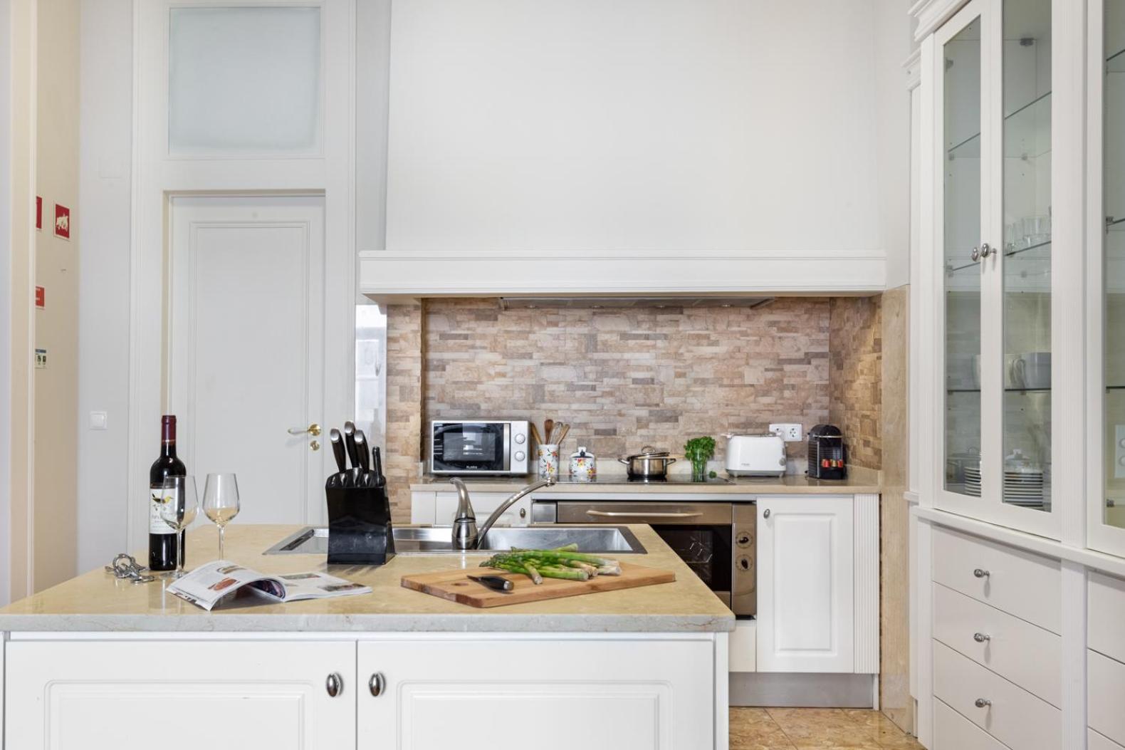 GuestReady - Family home near Santa Justa Lift view 5